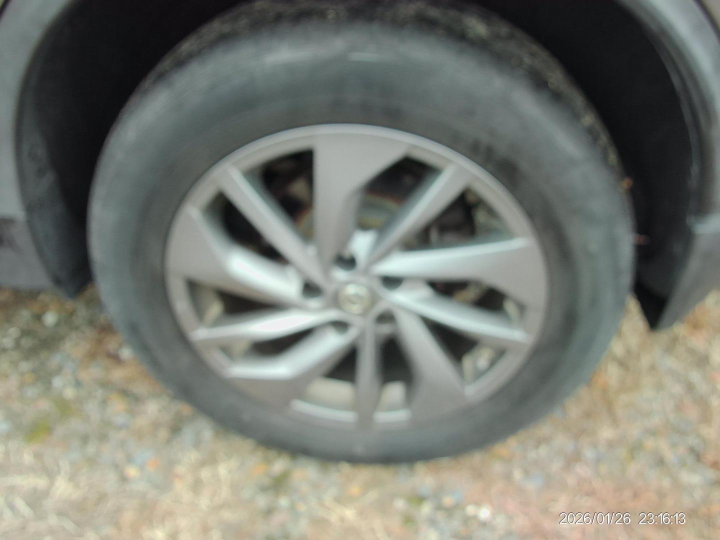 2016 Gray Nissan Rogue S AWD (5N1AT2MV4GC) with an 2.5L L4 DOHC 16V engine, CVT transmission, located at 2553 Airline Blvd, Portsmouth, VA, 23701, (757) 488-8331, 36.813889, -76.357597 - Photo#8