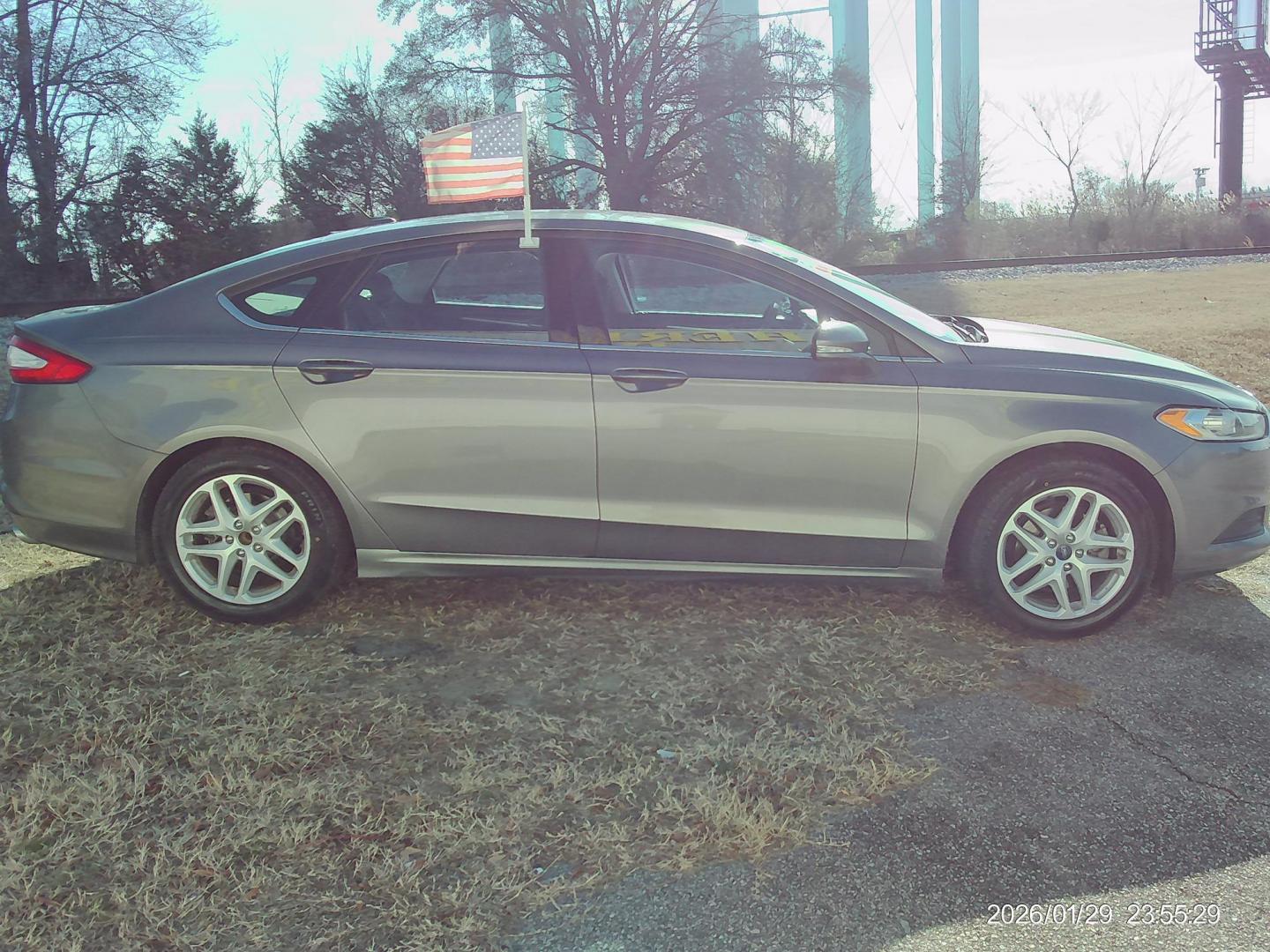 2014 Gray Ford Fusion SE (3FA6P0H74ER) with an 2.5L L4 DOHC 16V engine, located at 2553 Airline Blvd, Portsmouth, VA, 23701, (757) 488-8331, 36.813889, -76.357597 - Photo#4