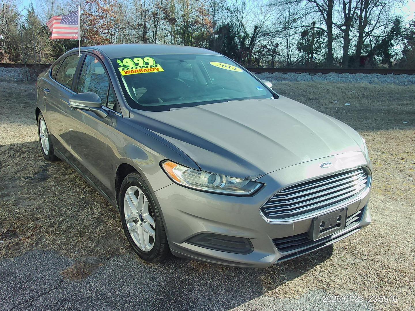 2014 Gray Ford Fusion SE (3FA6P0H74ER) with an 2.5L L4 DOHC 16V engine, located at 2553 Airline Blvd, Portsmouth, VA, 23701, (757) 488-8331, 36.813889, -76.357597 - Photo#3