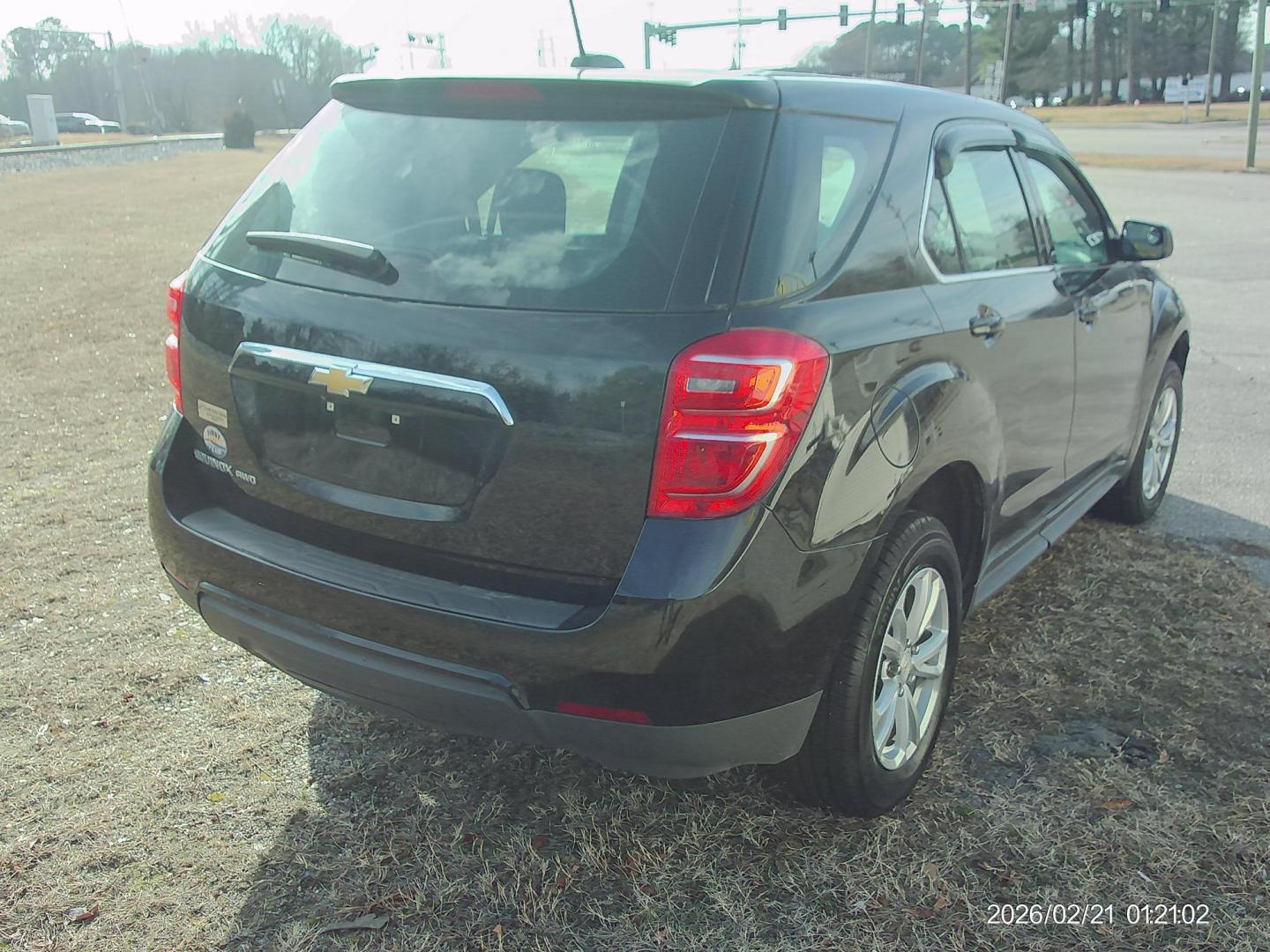 2017 Black Chevrolet Equinox LS AWD (2GNFLEEK8H6) with an 2.4L L4 DOHC 16V FFV engine, 6A transmission, located at 2553 Airline Blvd, Portsmouth, VA, 23701, (757) 488-8331, 36.813889, -76.357597 - ***VEHICLE TERMS*** Down Payment: $999 Weekly Payment: $120 APR: 23.9% Repayment Terms: 42 Months *** CALL ELIZABETH SMITH - DIRECTOR OF MARKETING @ 757-488-8331 TO SCHEDULE YOUR APPOINTMENT TODAY AND GET PRE-APPROVED RIGHT OVER THE PHONE*** - Photo#5