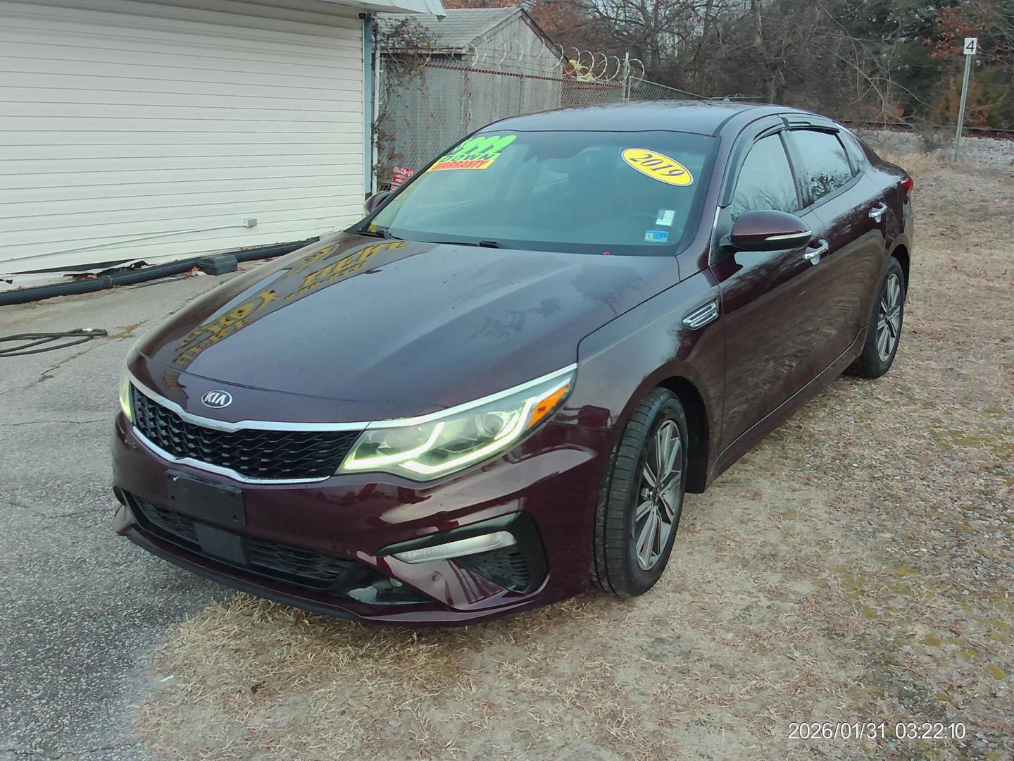 2019 Burgundy Kia Optima EX (5XXGU4L18KG) with an 1.6L L4 DOHC 16V engine, 6A transmission, located at 2553 Airline Blvd, Portsmouth, VA, 23701, (757) 488-8331, 36.813889, -76.357597 - ***VEHICLE TERMS*** Down Payment: $999 Weekly Payment: $120 APR: 23.9% Repayment Terms: 42 Months *** CALL ELIZABETH SMITH - DIRECTOR OF MARKETING @ 757-488-8331 TO SCHEDULE YOUR APPOINTMENT TODAY AND GET PRE-APPROVED RIGHT OVER THE PHONE*** - Photo#1