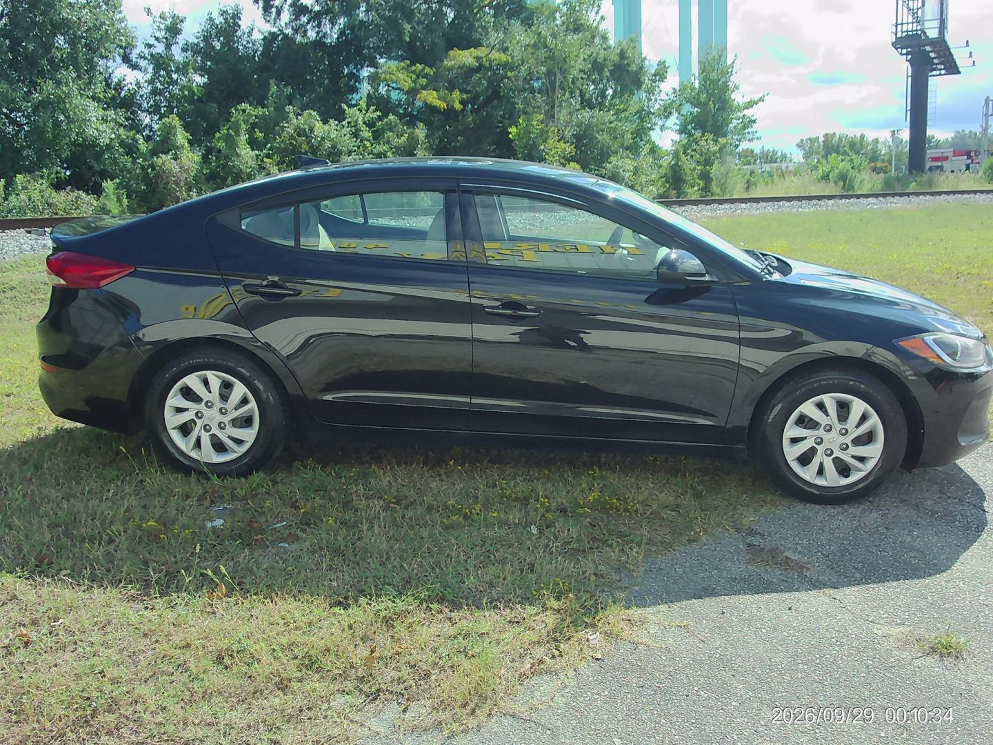 2017 Black Hyundai Elantra SE 6AT (5NPD74LF6HH) with an 1.8L L4 DOHC 16V engine, 6A transmission, located at 2553 Airline Blvd, Portsmouth, VA, 23701, (757) 488-8331, 36.813889, -76.357597 - ***VEHICLE TERMS*** Down Payment: $899 Weekly Payment: $110 APR: 23.9% Repayment Terms: 42 Months *** CALL ELIZABETH SMITH - DIRECTOR OF MARKETING @ 757-488-8331 TO SCHEDULE YOUR APPOINTMENT TODAY AND GET PRE-APPROVED RIGHT OVER THE PHONE***79- Photo#4