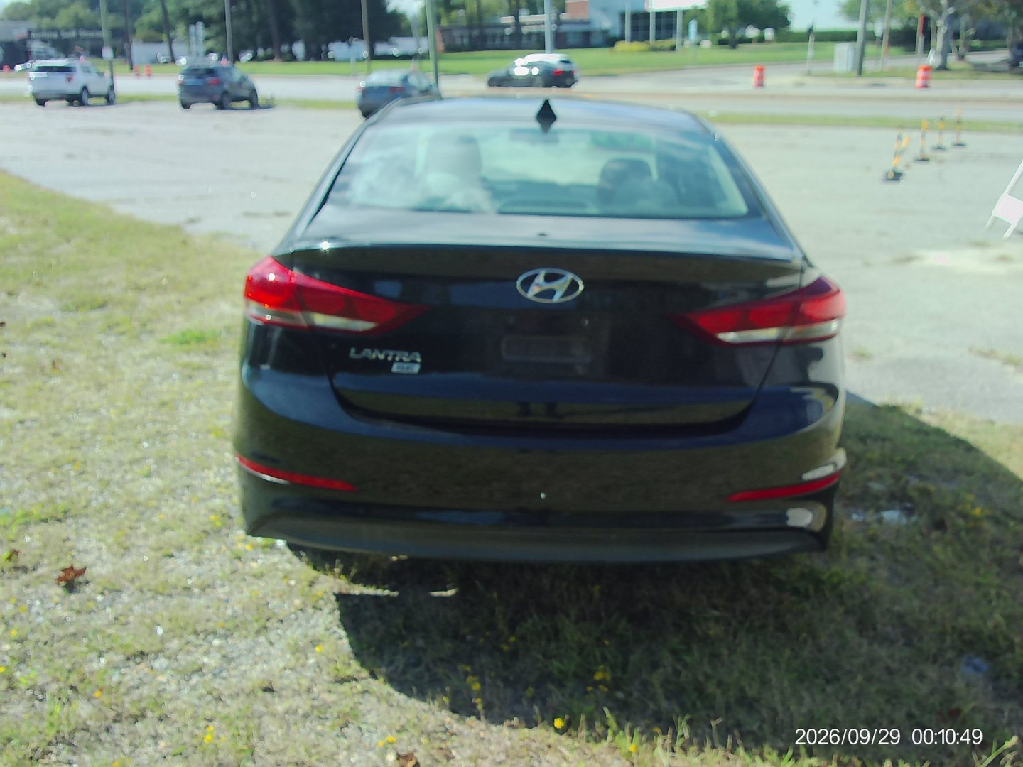 2017 Black Hyundai Elantra SE 6AT (5NPD74LF6HH) with an 1.8L L4 DOHC 16V engine, 6A transmission, located at 2553 Airline Blvd, Portsmouth, VA, 23701, (757) 488-8331, 36.813889, -76.357597 - ***VEHICLE TERMS*** Down Payment: $899 Weekly Payment: $110 APR: 23.9% Repayment Terms: 42 Months *** CALL ELIZABETH SMITH - DIRECTOR OF MARKETING @ 757-488-8331 TO SCHEDULE YOUR APPOINTMENT TODAY AND GET PRE-APPROVED RIGHT OVER THE PHONE***79- Photo#6