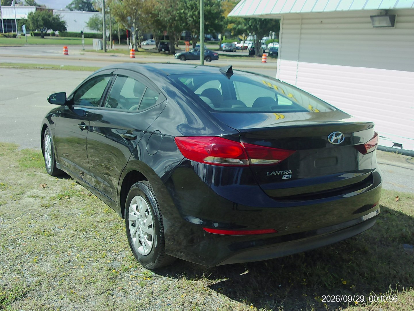 2017 Black Hyundai Elantra SE 6AT (5NPD74LF6HH) with an 1.8L L4 DOHC 16V engine, 6A transmission, located at 2553 Airline Blvd, Portsmouth, VA, 23701, (757) 488-8331, 36.813889, -76.357597 - ***VEHICLE TERMS*** Down Payment: $899 Weekly Payment: $110 APR: 23.9% Repayment Terms: 42 Months *** CALL ELIZABETH SMITH - DIRECTOR OF MARKETING @ 757-488-8331 TO SCHEDULE YOUR APPOINTMENT TODAY AND GET PRE-APPROVED RIGHT OVER THE PHONE***79- Photo#7