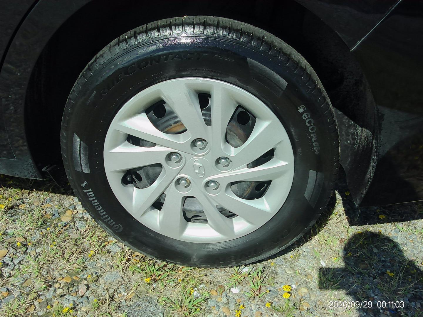 2017 Black Hyundai Elantra SE 6AT (5NPD74LF6HH) with an 1.8L L4 DOHC 16V engine, 6A transmission, located at 2553 Airline Blvd, Portsmouth, VA, 23701, (757) 488-8331, 36.813889, -76.357597 - ***VEHICLE TERMS*** Down Payment: $899 Weekly Payment: $110 APR: 23.9% Repayment Terms: 42 Months *** CALL ELIZABETH SMITH - DIRECTOR OF MARKETING @ 757-488-8331 TO SCHEDULE YOUR APPOINTMENT TODAY AND GET PRE-APPROVED RIGHT OVER THE PHONE***79- Photo#8