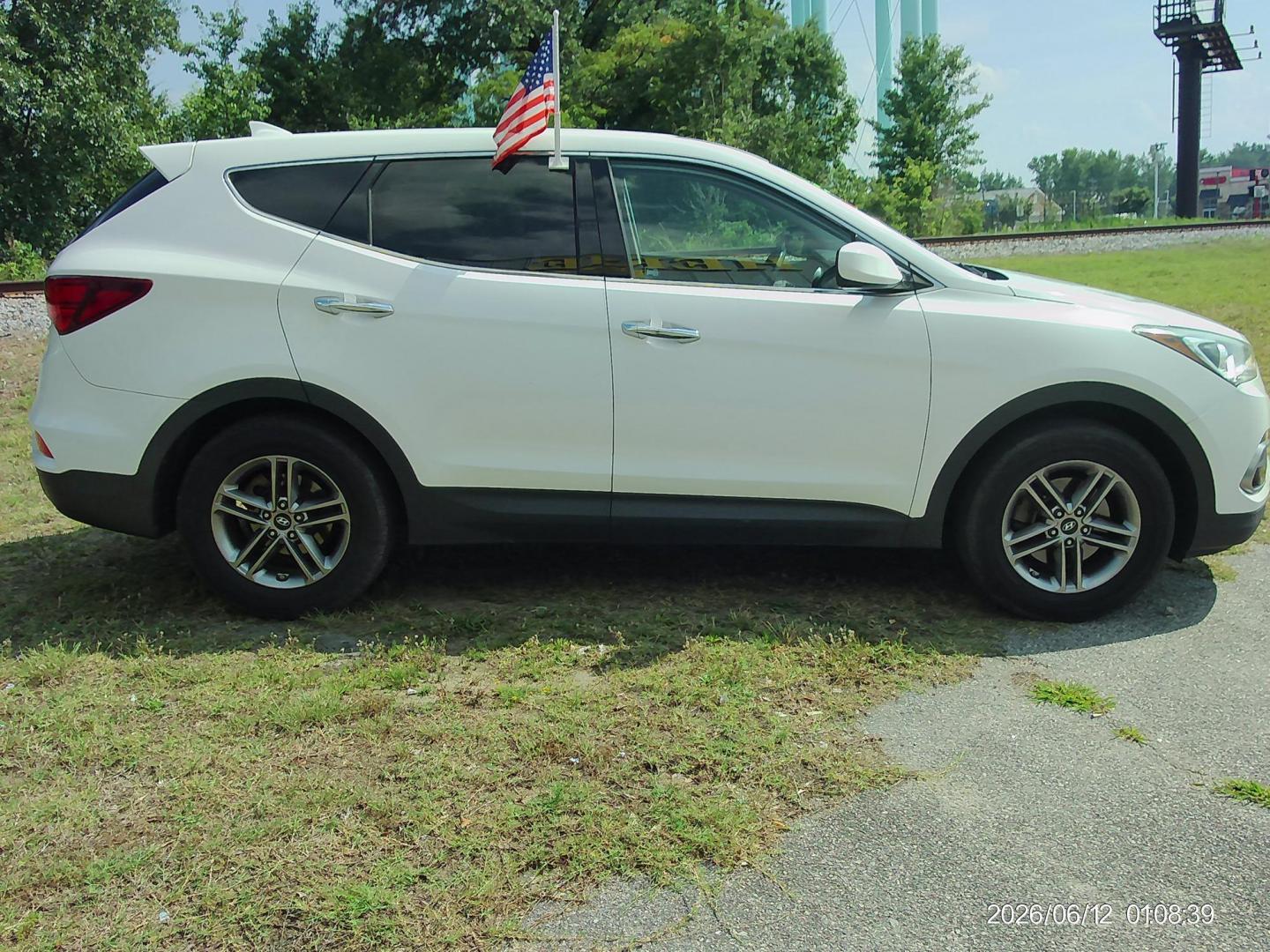2017 White Hyundai Santa Fe Sport 2.4 FWD (5XYZT3LBXHG) with an 2.4L L4 DOHC 16V engine, 6A transmission, located at 2553 Airline Blvd, Portsmouth, VA, 23701, (757) 488-8331, 36.813889, -76.357597 - ***VEHICLE TERMS*** Down Payment: $699 Weekly Payment: $110 APR: 23.9% Repayment Terms: 42 Months *** CALL ELIZABETH SMITH - DIRECTOR OF MARKETING @ 757-488-8331 TO SCHEDULE YOUR APPOINTMENT TODAY AND GET PRE-APPROVED RIGHT OVER THE PHONE***- Photo#4