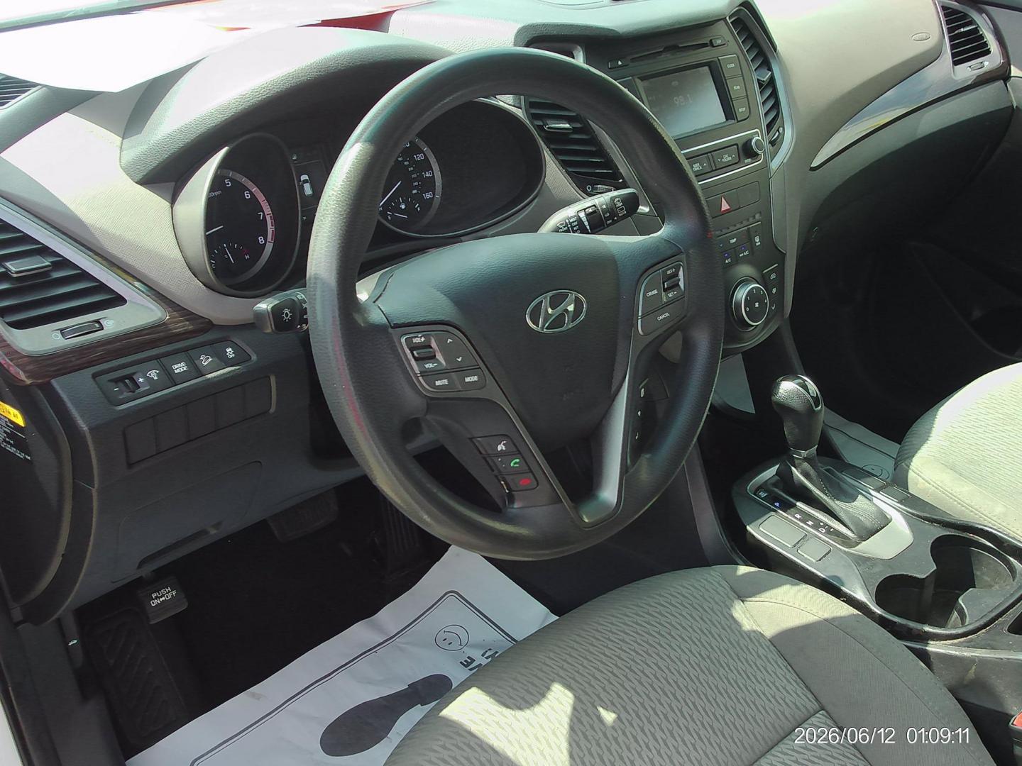 2017 White Hyundai Santa Fe Sport 2.4 FWD (5XYZT3LBXHG) with an 2.4L L4 DOHC 16V engine, 6A transmission, located at 2553 Airline Blvd, Portsmouth, VA, 23701, (757) 488-8331, 36.813889, -76.357597 - ***VEHICLE TERMS*** Down Payment: $699 Weekly Payment: $110 APR: 23.9% Repayment Terms: 42 Months *** CALL ELIZABETH SMITH - DIRECTOR OF MARKETING @ 757-488-8331 TO SCHEDULE YOUR APPOINTMENT TODAY AND GET PRE-APPROVED RIGHT OVER THE PHONE***- Photo#9