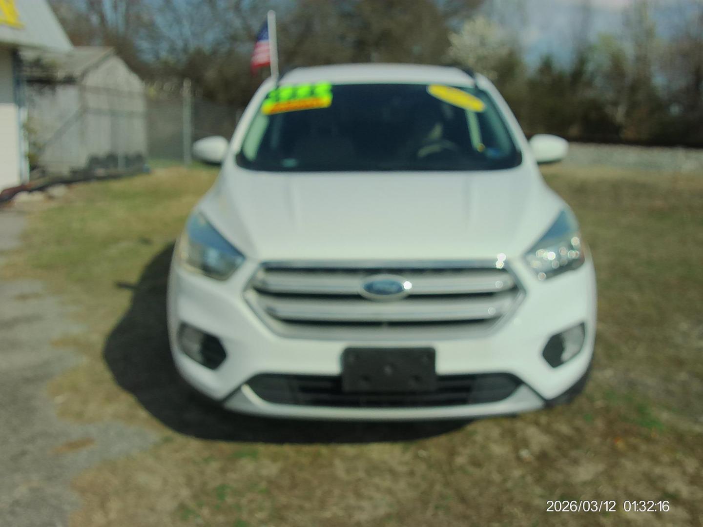 2018 White Ford Escape SE FWD (1FMCU0GD8JU) with an 1.5L L4 DOHC 16V engine, 6A transmission, located at 2553 Airline Blvd, Portsmouth, VA, 23701, (757) 488-8331, 36.813889, -76.357597 - ***VEHICLE TERMS*** Down Payment: $999 Weekly Payment: $120 APR: 23.9% Repayment Terms: 42 Months *** CALL ELIZABETH SMITH - DIRECTOR OF MARKETING @ 757-488-8331 TO SCHEDULE YOUR APPOINTMENT TODAY AND GET PRE-APPROVED RIGHT OVER THE PHONE*** - Photo#2