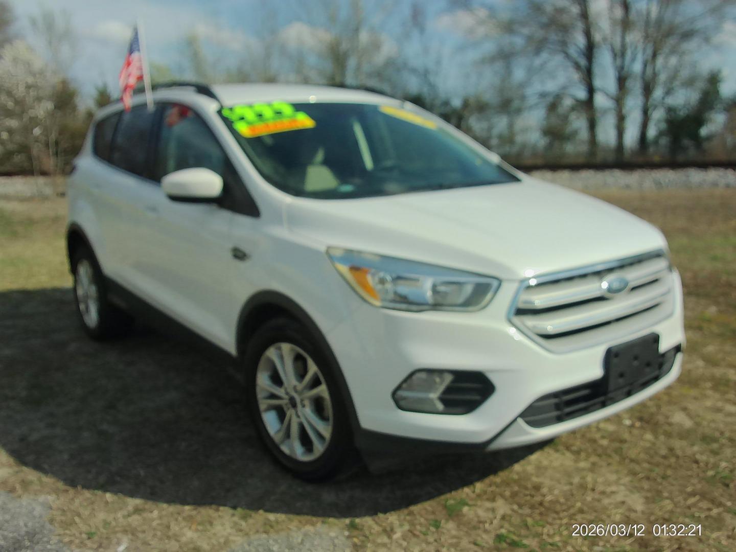 2018 White Ford Escape SE FWD (1FMCU0GD8JU) with an 1.5L L4 DOHC 16V engine, 6A transmission, located at 2553 Airline Blvd, Portsmouth, VA, 23701, (757) 488-8331, 36.813889, -76.357597 - ***VEHICLE TERMS*** Down Payment: $999 Weekly Payment: $120 APR: 23.9% Repayment Terms: 42 Months *** CALL ELIZABETH SMITH - DIRECTOR OF MARKETING @ 757-488-8331 TO SCHEDULE YOUR APPOINTMENT TODAY AND GET PRE-APPROVED RIGHT OVER THE PHONE*** - Photo#3