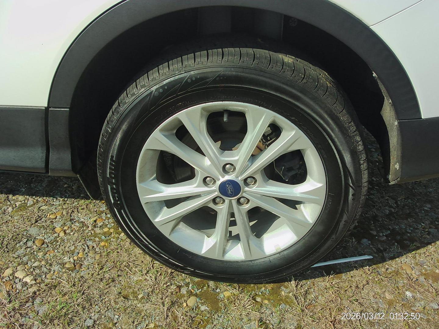 2018 White Ford Escape SE FWD (1FMCU0GD8JU) with an 1.5L L4 DOHC 16V engine, 6A transmission, located at 2553 Airline Blvd, Portsmouth, VA, 23701, (757) 488-8331, 36.813889, -76.357597 - ***VEHICLE TERMS*** Down Payment: $999 Weekly Payment: $120 APR: 23.9% Repayment Terms: 42 Months *** CALL ELIZABETH SMITH - DIRECTOR OF MARKETING @ 757-488-8331 TO SCHEDULE YOUR APPOINTMENT TODAY AND GET PRE-APPROVED RIGHT OVER THE PHONE*** - Photo#8