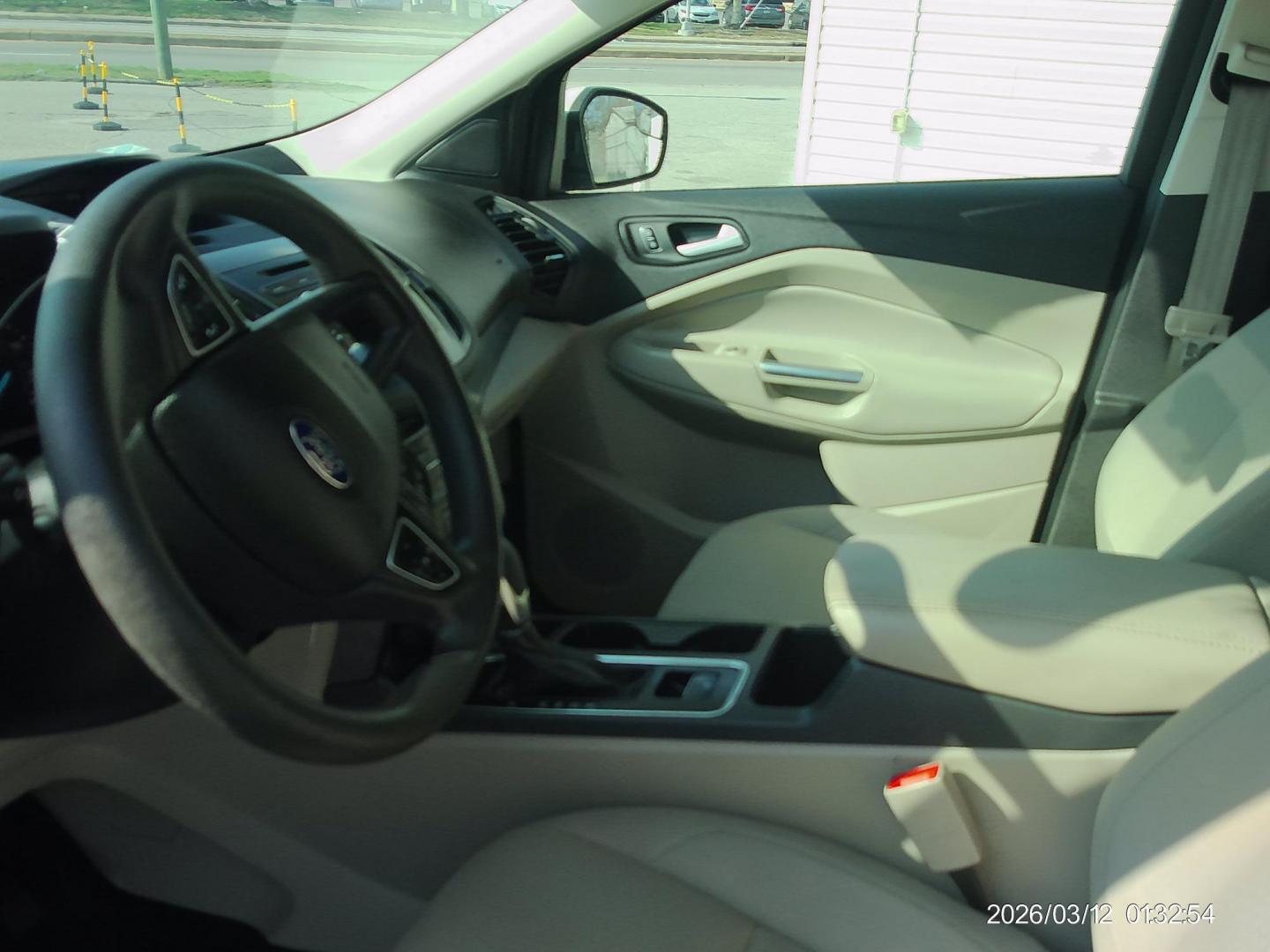 2018 White Ford Escape SE FWD (1FMCU0GD8JU) with an 1.5L L4 DOHC 16V engine, 6A transmission, located at 2553 Airline Blvd, Portsmouth, VA, 23701, (757) 488-8331, 36.813889, -76.357597 - ***VEHICLE TERMS*** Down Payment: $999 Weekly Payment: $120 APR: 23.9% Repayment Terms: 42 Months *** CALL ELIZABETH SMITH - DIRECTOR OF MARKETING @ 757-488-8331 TO SCHEDULE YOUR APPOINTMENT TODAY AND GET PRE-APPROVED RIGHT OVER THE PHONE*** - Photo#9