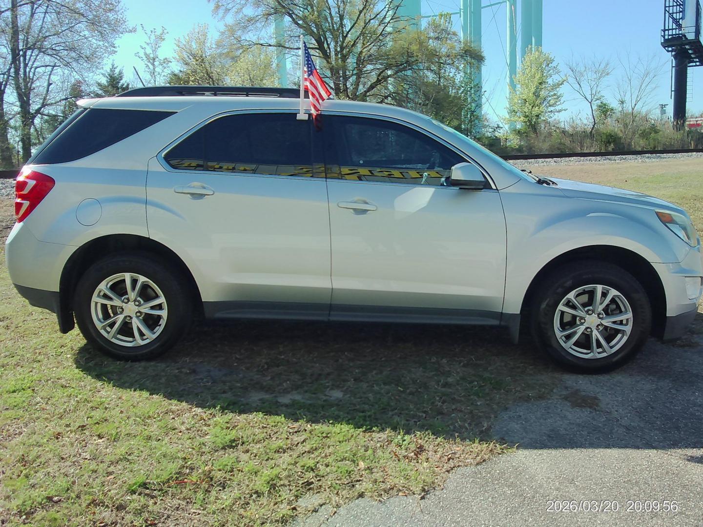 2017 Silver Chevrolet Equinox LT 2WD (2GNALCEK5H1) with an 2.4L L4 DOHC 16V FFV engine, 6A transmission, located at 2553 Airline Blvd, Portsmouth, VA, 23701, (757) 488-8331, 36.813889, -76.357597 - ***VEHICLE TERMS*** Down Payment: $1499 Weekly Payment: $120 APR: 23.9% Repayment Terms: 42 Months *** CALL ELIZABETH SMITH - DIRECTOR OF MARKETING @ 757-488-8331 TO SCHEDULE YOUR APPOINTMENT TODAY AND GET PRE-APPROVED RIGHT OVER THE PHONE*** - Photo#4