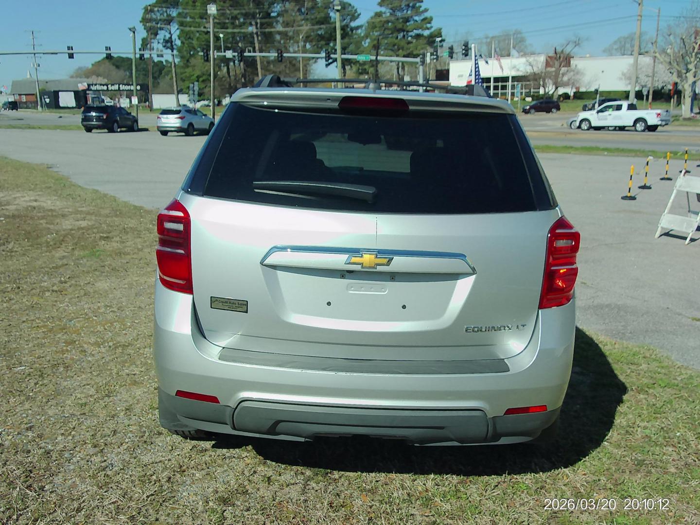 2017 Silver Chevrolet Equinox LT 2WD (2GNALCEK5H1) with an 2.4L L4 DOHC 16V FFV engine, 6A transmission, located at 2553 Airline Blvd, Portsmouth, VA, 23701, (757) 488-8331, 36.813889, -76.357597 - ***VEHICLE TERMS*** Down Payment: $1499 Weekly Payment: $120 APR: 23.9% Repayment Terms: 42 Months *** CALL ELIZABETH SMITH - DIRECTOR OF MARKETING @ 757-488-8331 TO SCHEDULE YOUR APPOINTMENT TODAY AND GET PRE-APPROVED RIGHT OVER THE PHONE*** - Photo#6