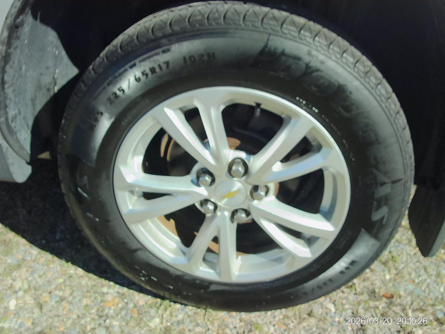 2017 Silver Chevrolet Equinox LT 2WD (2GNALCEK5H1) with an 2.4L L4 DOHC 16V FFV engine, 6A transmission, located at 2553 Airline Blvd, Portsmouth, VA, 23701, (757) 488-8331, 36.813889, -76.357597 - ***VEHICLE TERMS*** Down Payment: $1499 Weekly Payment: $120 APR: 23.9% Repayment Terms: 42 Months *** CALL ELIZABETH SMITH - DIRECTOR OF MARKETING @ 757-488-8331 TO SCHEDULE YOUR APPOINTMENT TODAY AND GET PRE-APPROVED RIGHT OVER THE PHONE*** - Photo#8