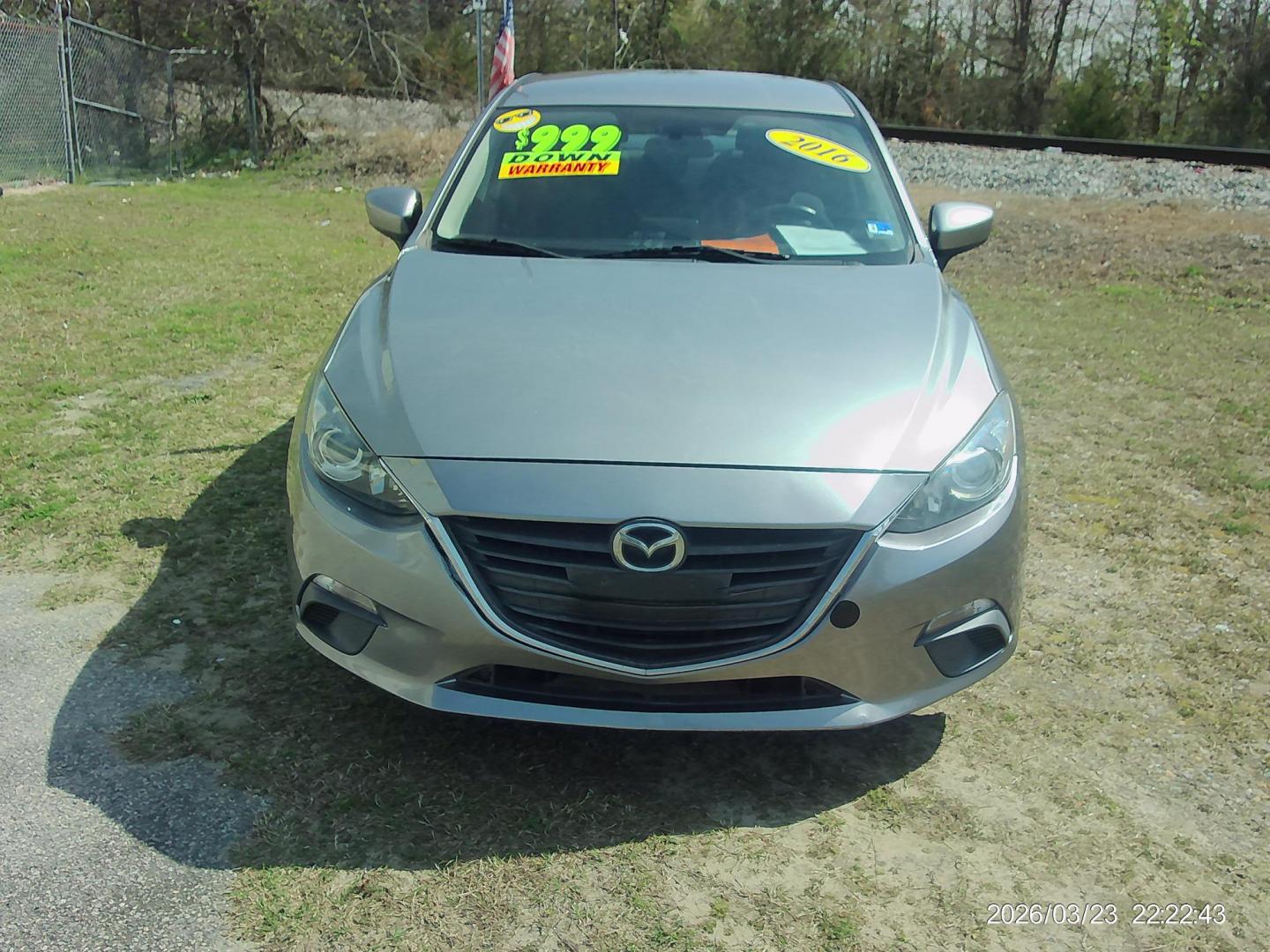 2016 Silver Mazda MAZDA3 i Sport AT 4-Door (3MZBM1T74GM) with an 2.0L L4 DOHC 16V engine, 6A transmission, located at 2553 Airline Blvd, Portsmouth, VA, 23701, (757) 488-8331, 36.813889, -76.357597 - ***VEHICLE TERMS*** Down Payment: $999 Weekly Payment: $115 APR: 23.9% Repayment Terms: 42 Months *** CALL ELIZABETH SMITH - DIRECTOR OF MARKETING @ 757-488-8331 TO SCHEDULE YOUR APPOINTMENT TODAY AND GET PRE-APPROVED RIGHT OVER THE PHONE*** - Photo#2