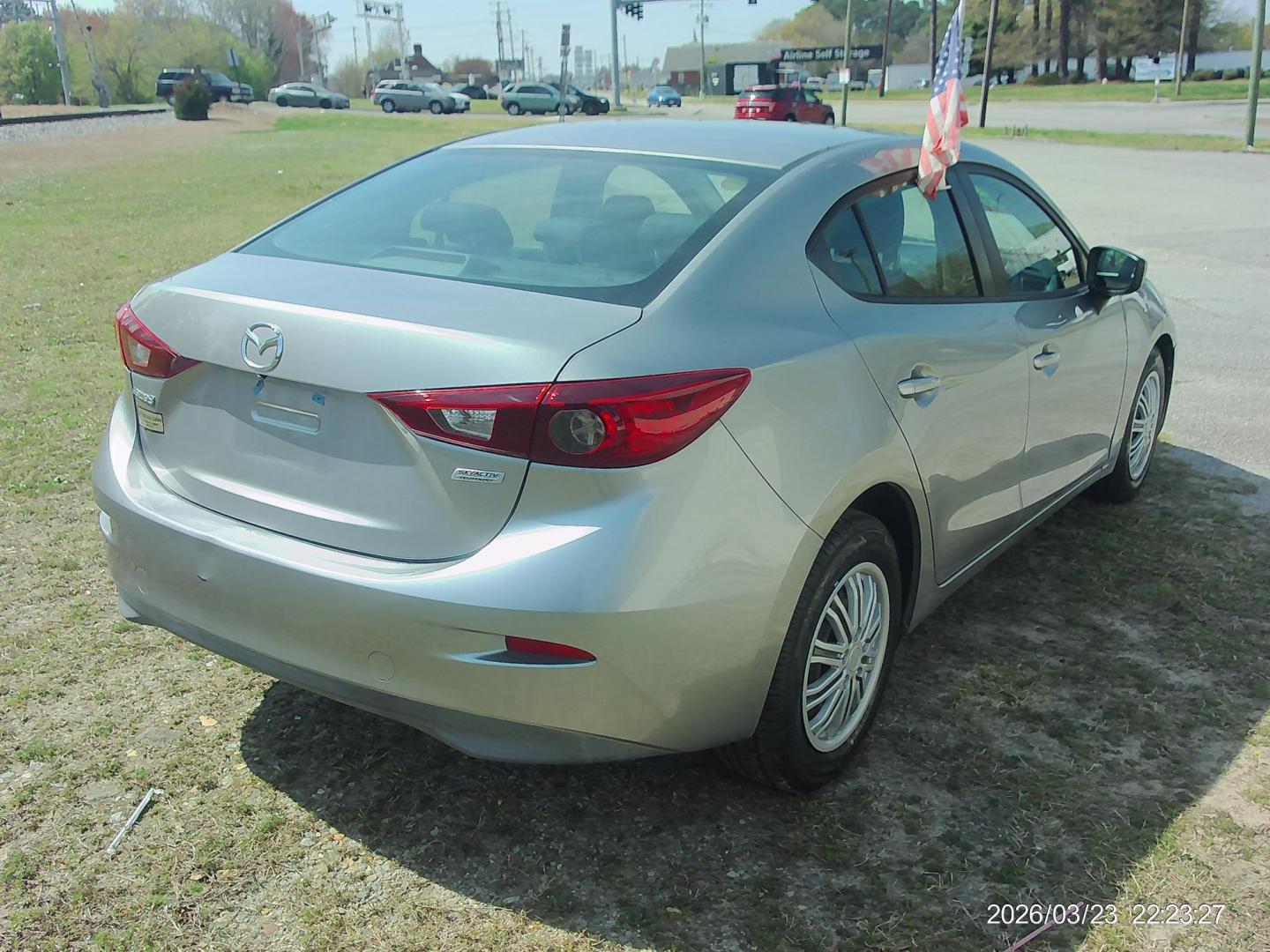 2016 Silver Mazda MAZDA3 i Sport AT 4-Door (3MZBM1T74GM) with an 2.0L L4 DOHC 16V engine, 6A transmission, located at 2553 Airline Blvd, Portsmouth, VA, 23701, (757) 488-8331, 36.813889, -76.357597 - ***VEHICLE TERMS*** Down Payment: $999 Weekly Payment: $115 APR: 23.9% Repayment Terms: 42 Months *** CALL ELIZABETH SMITH - DIRECTOR OF MARKETING @ 757-488-8331 TO SCHEDULE YOUR APPOINTMENT TODAY AND GET PRE-APPROVED RIGHT OVER THE PHONE*** - Photo#5