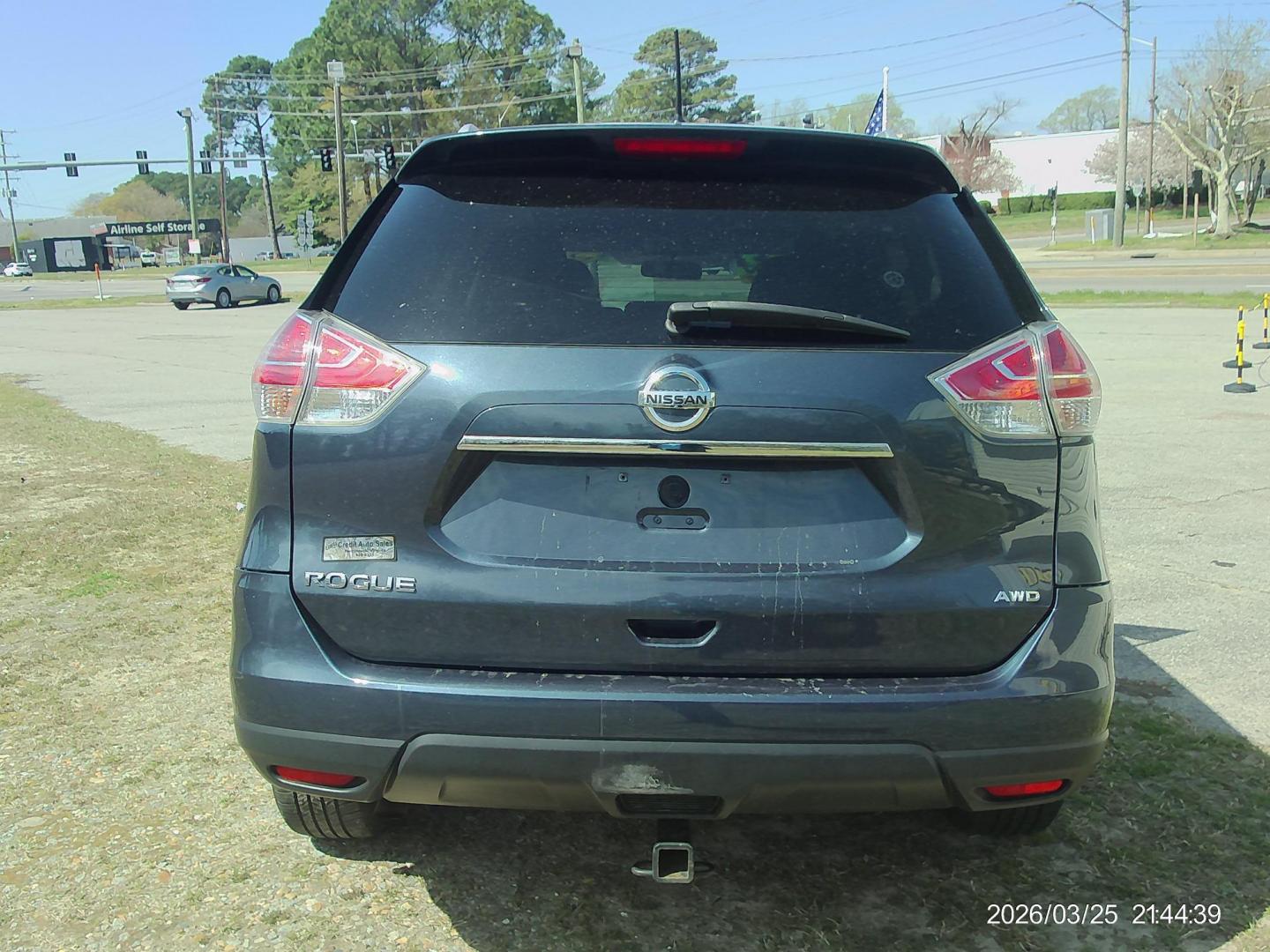 2016 Blue Nissan Rogue SV AWD (KNMAT2MV6GP) with an 2.5L L4 DOHC 16V engine, CVT transmission, located at 2553 Airline Blvd, Portsmouth, VA, 23701, (757) 488-8331, 36.813889, -76.357597 - ***VEHICLE TERMS*** Down Payment: $999 Weekly Payment: $110 APR: 23.9% Repayment Terms: 42 Months *** CALL ELIZABETH SMITH - DIRECTOR OF MARKETING @ 757-488-8331 TO SCHEDULE YOUR APPOINTMENT TODAY AND GET PRE-APPROVED RIGHT OVER THE PHONE*** - Photo#8