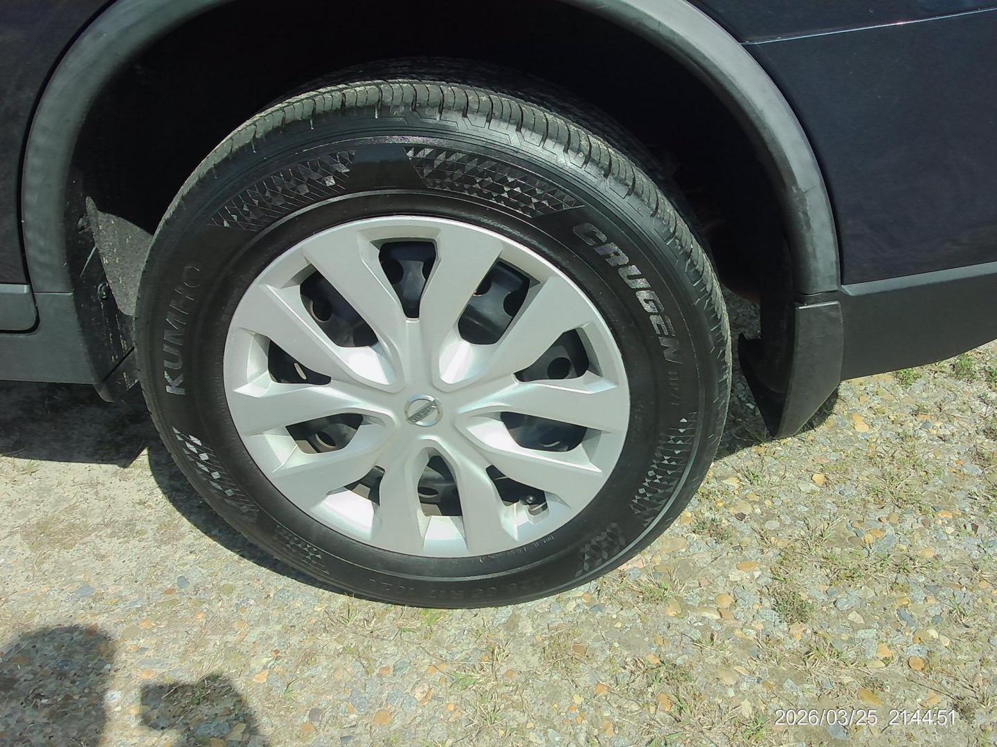 2016 Blue Nissan Rogue SV AWD (KNMAT2MV6GP) with an 2.5L L4 DOHC 16V engine, CVT transmission, located at 2553 Airline Blvd, Portsmouth, VA, 23701, (757) 488-8331, 36.813889, -76.357597 - ***VEHICLE TERMS*** Down Payment: $999 Weekly Payment: $110 APR: 23.9% Repayment Terms: 42 Months *** CALL ELIZABETH SMITH - DIRECTOR OF MARKETING @ 757-488-8331 TO SCHEDULE YOUR APPOINTMENT TODAY AND GET PRE-APPROVED RIGHT OVER THE PHONE*** - Photo#9