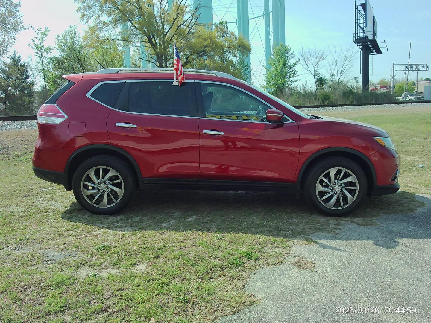 2014 Red Nissan Rogue S AWD (5N1AT2MV5EC) with an 2.5L L4 DOHC 16V engine, Continuously Variable Transmission transmission, located at 2553 Airline Blvd, Portsmouth, VA, 23701, (757) 488-8331, 36.813889, -76.357597 - ***VEHICLE TERMS*** Down Payment: $999 Weekly Payment: $115 APR: 23.9% Repayment Terms: 42 Months *** CALL ELIZABETH SMITH - DIRECTOR OF MARKETING @ 757-488-8331 TO SCHEDULE YOUR APPOINTMENT TODAY AND GET PRE-APPROVED RIGHT OVER THE PHONE*** - Photo#4