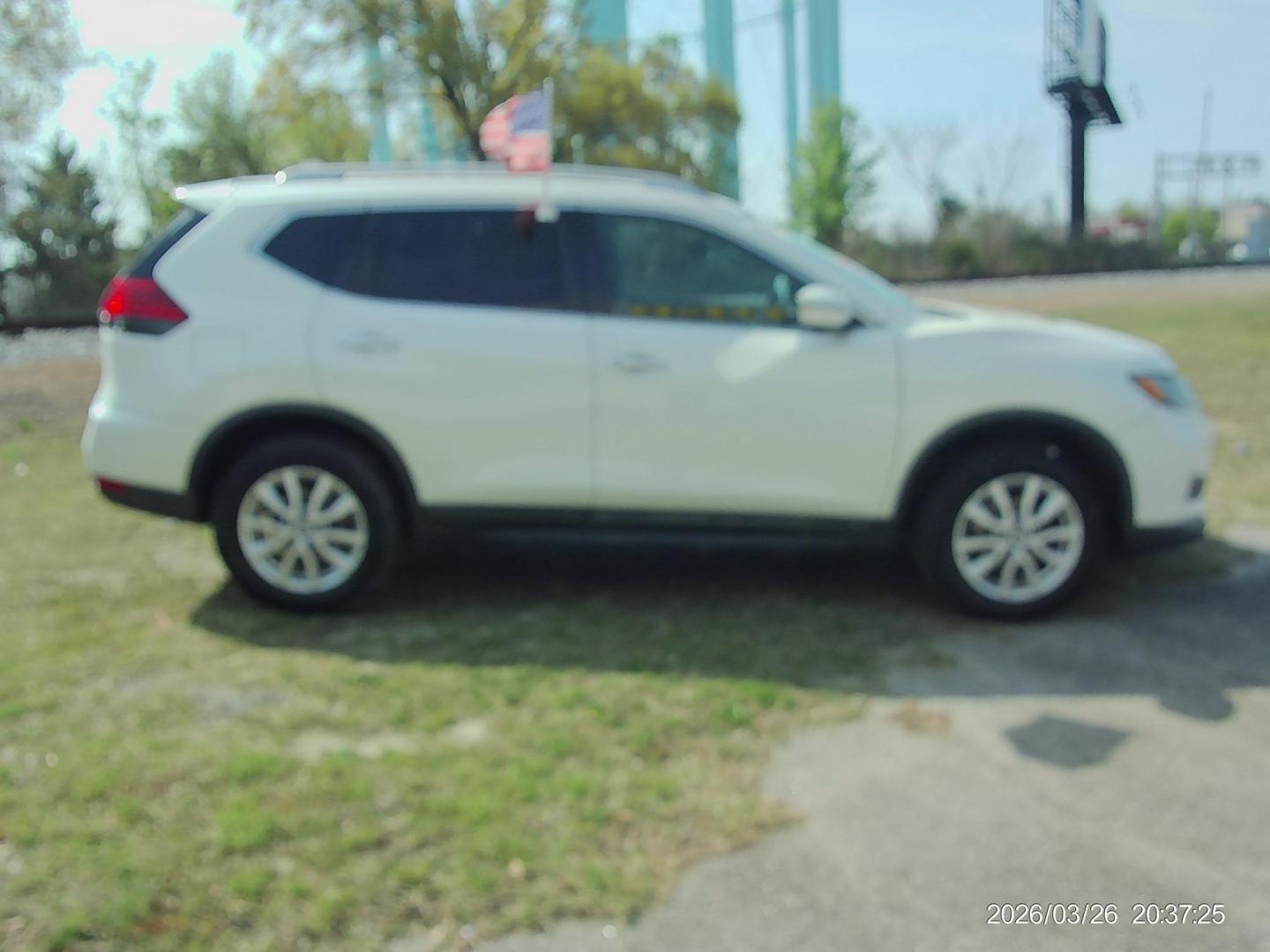 2017 White Nissan Rogue S AWD (5N1AT2MV7HC) with an 2.5L L4 DOHC 16V engine, CVT transmission, located at 2553 Airline Blvd, Portsmouth, VA, 23701, (757) 488-8331, 36.813889, -76.357597 - ***VEHICLE TERMS*** Down Payment: $999 Weekly Payment: $120 APR: 23.9% Repayment Terms: 42 Months *** CALL ELIZABETH SMITH - DIRECTOR OF MARKETING @ 757-488-8331 TO SCHEDULE YOUR APPOINTMENT TODAY AND GET PRE-APPROVED RIGHT OVER THE PHONE*** - Photo#4