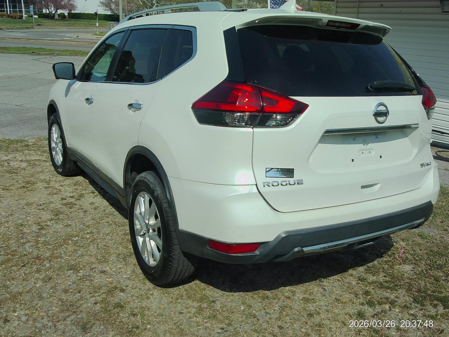 2017 White Nissan Rogue S AWD (5N1AT2MV7HC) with an 2.5L L4 DOHC 16V engine, CVT transmission, located at 2553 Airline Blvd, Portsmouth, VA, 23701, (757) 488-8331, 36.813889, -76.357597 - ***VEHICLE TERMS*** Down Payment: $999 Weekly Payment: $120 APR: 23.9% Repayment Terms: 42 Months *** CALL ELIZABETH SMITH - DIRECTOR OF MARKETING @ 757-488-8331 TO SCHEDULE YOUR APPOINTMENT TODAY AND GET PRE-APPROVED RIGHT OVER THE PHONE*** - Photo#7
