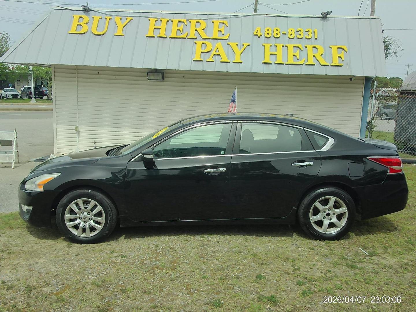 2015 Black Nissan Altima 2.5 S (1N4AL3AP5FN) with an 2.5L L4 DOHC 16V engine, Continuously Variable Transmission transmission, located at 2553 Airline Blvd, Portsmouth, VA, 23701, (757) 488-8331, 36.813889, -76.357597 - ***VEHICLE TERMS*** Down Payment: $899 Weekly Payment: $110 APR: 23.9% Repayment Terms: 42 Months *** CALL ELIZABETH SMITH - DIRECTOR OF MARKETING @ 757-488-8331 TO SCHEDULE YOUR APPOINTMENT TODAY AND GET PRE-APPROVED RIGHT OVER THE PHONE*** - Photo#0