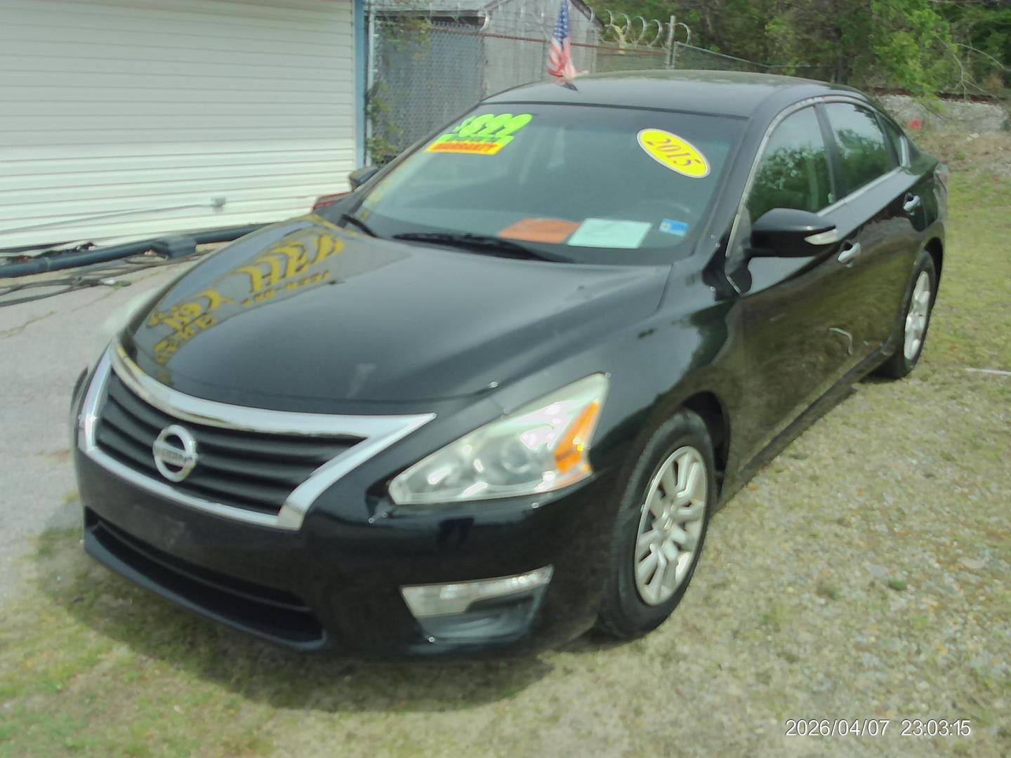 2015 Black Nissan Altima 2.5 S (1N4AL3AP5FN) with an 2.5L L4 DOHC 16V engine, Continuously Variable Transmission transmission, located at 2553 Airline Blvd, Portsmouth, VA, 23701, (757) 488-8331, 36.813889, -76.357597 - ***VEHICLE TERMS*** Down Payment: $899 Weekly Payment: $110 APR: 23.9% Repayment Terms: 42 Months *** CALL ELIZABETH SMITH - DIRECTOR OF MARKETING @ 757-488-8331 TO SCHEDULE YOUR APPOINTMENT TODAY AND GET PRE-APPROVED RIGHT OVER THE PHONE*** - Photo#1