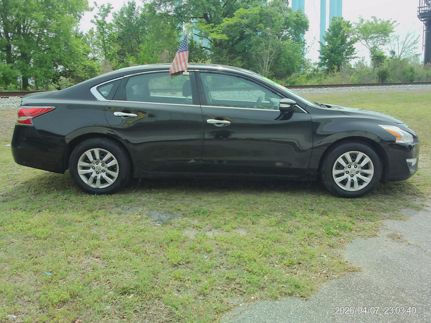 2015 Black Nissan Altima 2.5 S (1N4AL3AP5FN) with an 2.5L L4 DOHC 16V engine, Continuously Variable Transmission transmission, located at 2553 Airline Blvd, Portsmouth, VA, 23701, (757) 488-8331, 36.813889, -76.357597 - ***VEHICLE TERMS*** Down Payment: $899 Weekly Payment: $110 APR: 23.9% Repayment Terms: 42 Months *** CALL ELIZABETH SMITH - DIRECTOR OF MARKETING @ 757-488-8331 TO SCHEDULE YOUR APPOINTMENT TODAY AND GET PRE-APPROVED RIGHT OVER THE PHONE*** - Photo#4