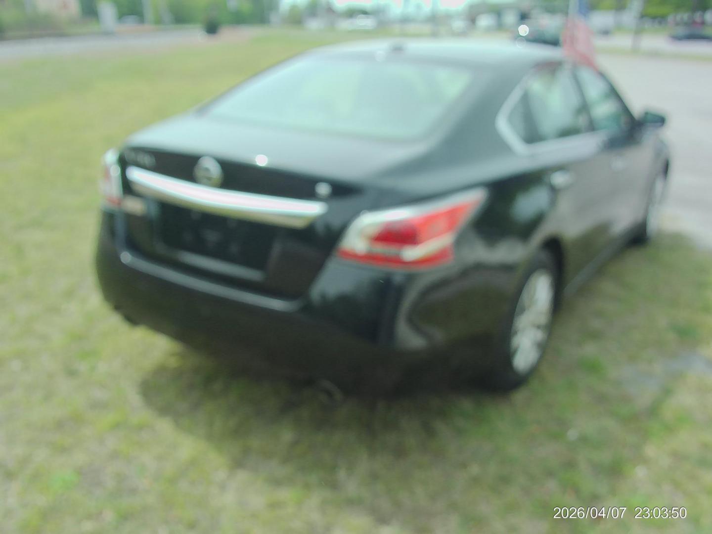 2015 Black Nissan Altima 2.5 S (1N4AL3AP5FN) with an 2.5L L4 DOHC 16V engine, Continuously Variable Transmission transmission, located at 2553 Airline Blvd, Portsmouth, VA, 23701, (757) 488-8331, 36.813889, -76.357597 - ***VEHICLE TERMS*** Down Payment: $899 Weekly Payment: $110 APR: 23.9% Repayment Terms: 42 Months *** CALL ELIZABETH SMITH - DIRECTOR OF MARKETING @ 757-488-8331 TO SCHEDULE YOUR APPOINTMENT TODAY AND GET PRE-APPROVED RIGHT OVER THE PHONE*** - Photo#5