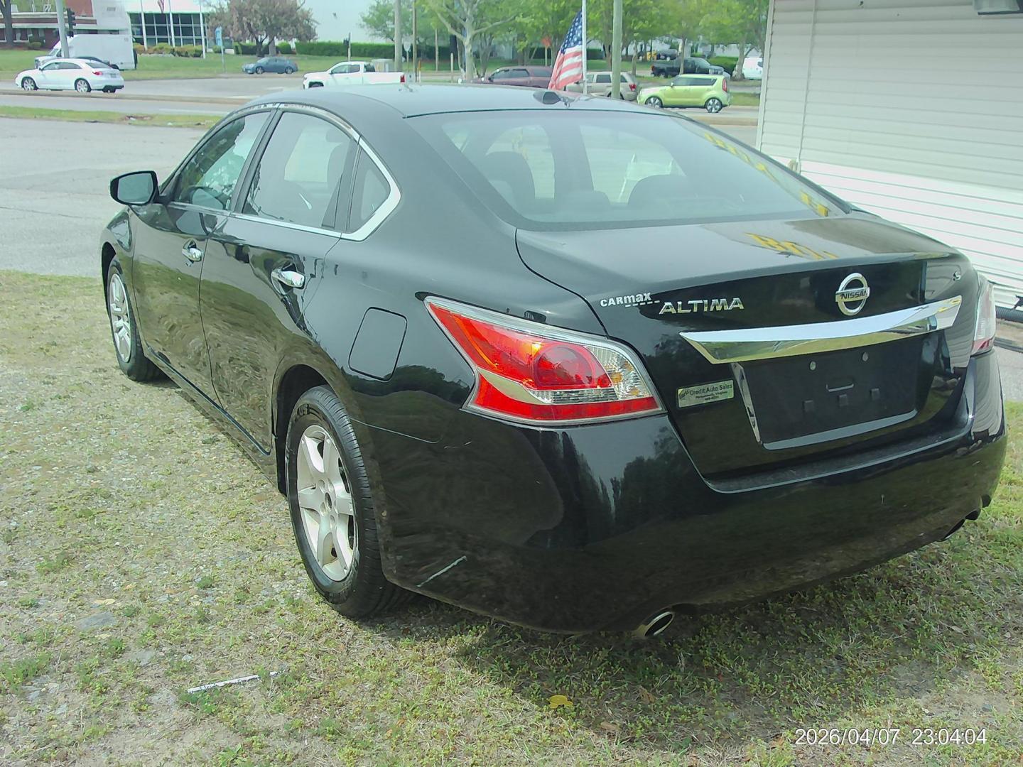 2015 Black Nissan Altima 2.5 S (1N4AL3AP5FN) with an 2.5L L4 DOHC 16V engine, Continuously Variable Transmission transmission, located at 2553 Airline Blvd, Portsmouth, VA, 23701, (757) 488-8331, 36.813889, -76.357597 - ***VEHICLE TERMS*** Down Payment: $899 Weekly Payment: $110 APR: 23.9% Repayment Terms: 42 Months *** CALL ELIZABETH SMITH - DIRECTOR OF MARKETING @ 757-488-8331 TO SCHEDULE YOUR APPOINTMENT TODAY AND GET PRE-APPROVED RIGHT OVER THE PHONE*** - Photo#7