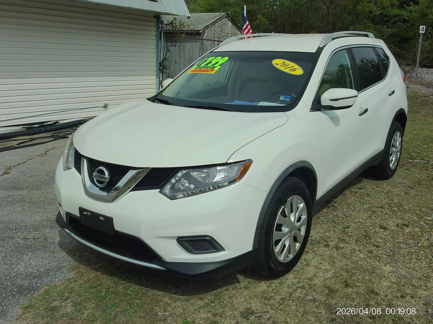 2016 White Nissan Rogue S 2WD (JN8AT2MT3GW) with an 2.5L L4 DOHC 16V engine, CVT transmission, located at 2553 Airline Blvd, Portsmouth, VA, 23701, (757) 488-8331, 36.813889, -76.357597 - ***VEHICLE TERMS*** Down Payment: $799 Weekly Payment: $110 APR: 23.9% Repayment Terms: 42 Months *** CALL ELIZABETH SMITH - DIRECTOR OF MARKETING @ 757-488-8331 TO SCHEDULE YOUR APPOINTMENT TODAY AND GET PRE-APPROVED RIGHT OVER THE PHONE*** - Photo#1