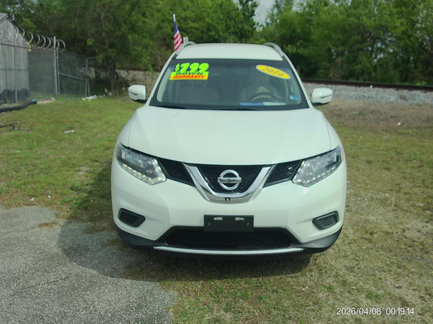2016 White Nissan Rogue S 2WD (JN8AT2MT3GW) with an 2.5L L4 DOHC 16V engine, CVT transmission, located at 2553 Airline Blvd, Portsmouth, VA, 23701, (757) 488-8331, 36.813889, -76.357597 - ***VEHICLE TERMS*** Down Payment: $799 Weekly Payment: $110 APR: 23.9% Repayment Terms: 42 Months *** CALL ELIZABETH SMITH - DIRECTOR OF MARKETING @ 757-488-8331 TO SCHEDULE YOUR APPOINTMENT TODAY AND GET PRE-APPROVED RIGHT OVER THE PHONE*** - Photo#2