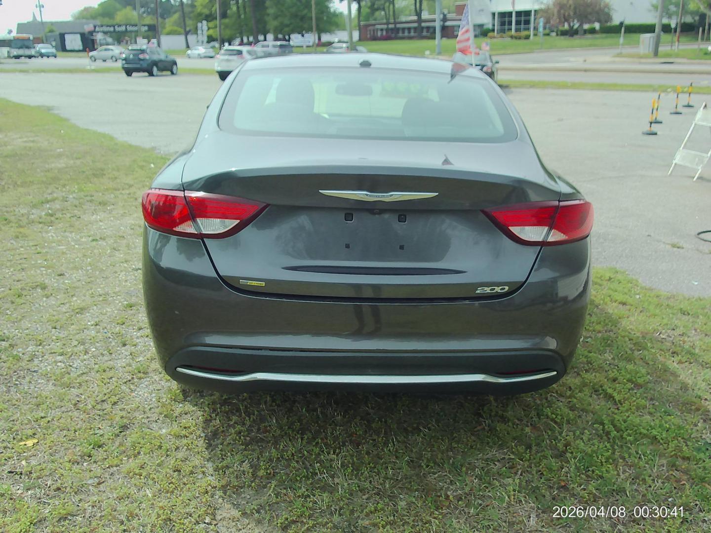2016 Gray Chrysler 200 Limited (1C3CCCAB0GN) with an 2.4L L4 DOHC 16V engine, 9A transmission, located at 2553 Airline Blvd, Portsmouth, VA, 23701, (757) 488-8331, 36.813889, -76.357597 - ***VEHICLE TERMS*** Down Payment: $999 Weekly Payment: $115 APR: 23.9% Repayment Terms: 42 Months *** CALL ELIZABETH SMITH - DIRECTOR OF MARKETING @ 757-488-8331 TO SCHEDULE YOUR APPOINTMENT TODAY AND GET PRE-APPROVED RIGHT OVER THE PHONE*** - Photo#9