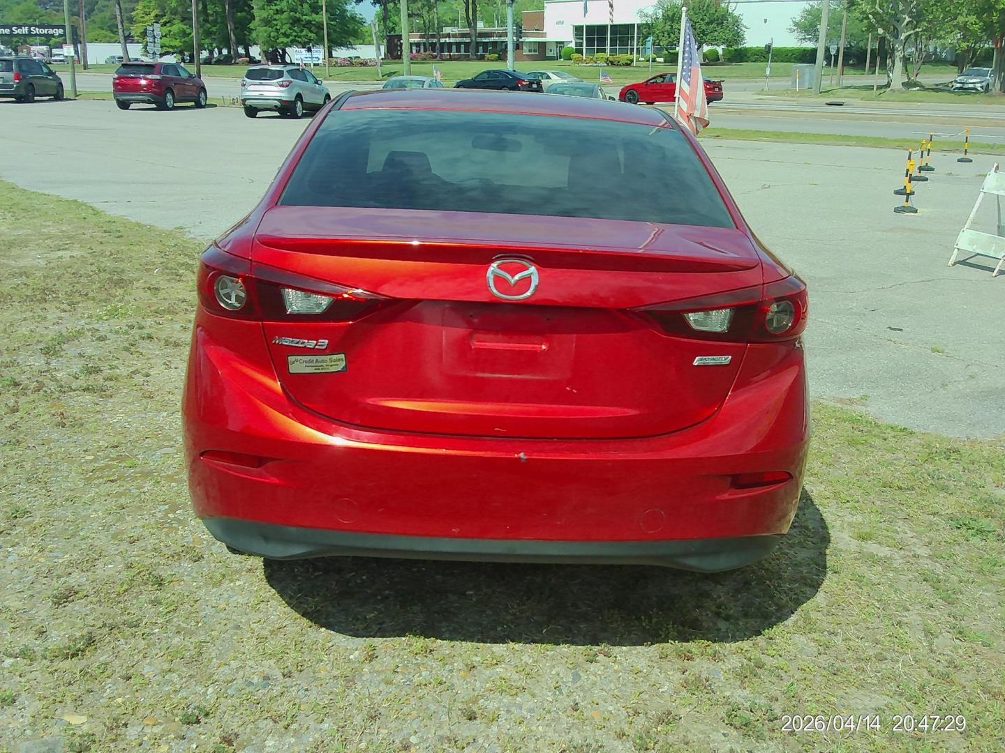 2014 Red Mazda MAZDA3 i Touring AT 4-Door (JM1BM1V72E1) with an 2.0L L4 DOHC 16V engine, 6-Speed Automatic transmission, located at 2553 Airline Blvd, Portsmouth, VA, 23701, (757) 488-8331, 36.813889, -76.357597 - ***VEHICLE TERMS*** Down Payment: $899 Weekly Payment: $110 APR: 23.9% Repayment Terms: 42 Months *** CALL ELIZABETH SMITH - DIRECTOR OF MARKETING @ 757-488-8331 TO SCHEDULE YOUR APPOINTMENT TODAY AND GET PRE-APPROVED RIGHT OVER THE PHONE*** - Photo#6