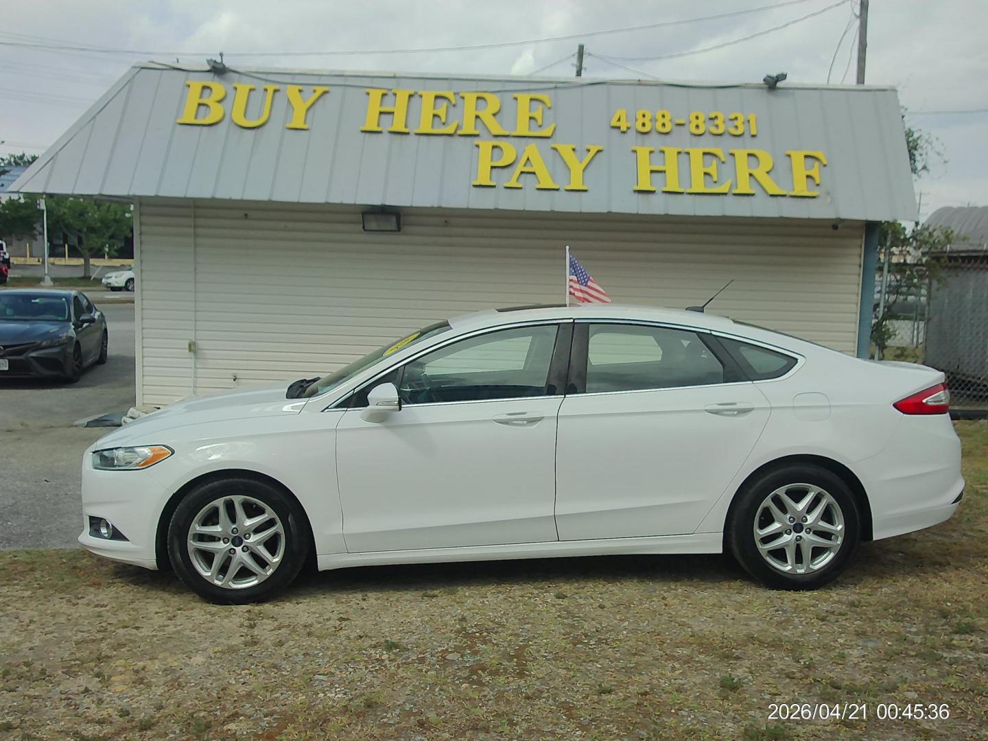 2016 White Ford Fusion SE (1FA6P0HD4G5) with an 1.5L L4 DOHC 16V engine, 6-Speed Automatic transmission, located at 2553 Airline Blvd, Portsmouth, VA, 23701, (757) 488-8331, 36.813889, -76.357597 - ***VEHICLE TERMS*** Down Payment: $999 Weekly Payment: $115 APR: 23.9% Repayment Terms: 42 Months *** CALL ELIZABETH SMITH - DIRECTOR OF MARKETING @ 757-488-8331 TO SCHEDULE YOUR APPOINTMENT TODAY AND GET PRE-APPROVED RIGHT OVER THE PHONE*** - Photo#0