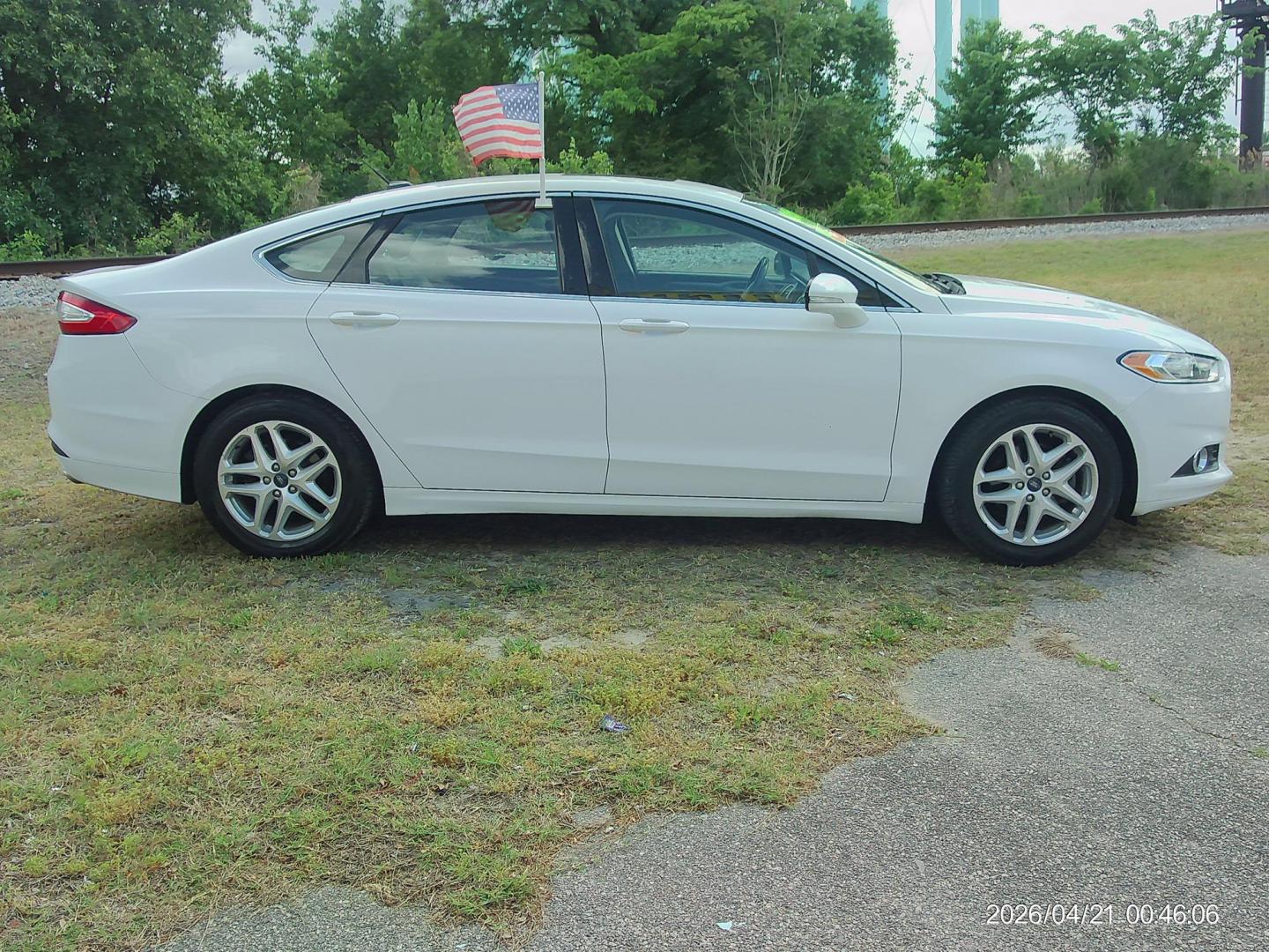 2016 White Ford Fusion SE (1FA6P0HD4G5) with an 1.5L L4 DOHC 16V engine, 6-Speed Automatic transmission, located at 2553 Airline Blvd, Portsmouth, VA, 23701, (757) 488-8331, 36.813889, -76.357597 - ***VEHICLE TERMS*** Down Payment: $999 Weekly Payment: $115 APR: 23.9% Repayment Terms: 42 Months *** CALL ELIZABETH SMITH - DIRECTOR OF MARKETING @ 757-488-8331 TO SCHEDULE YOUR APPOINTMENT TODAY AND GET PRE-APPROVED RIGHT OVER THE PHONE*** - Photo#4