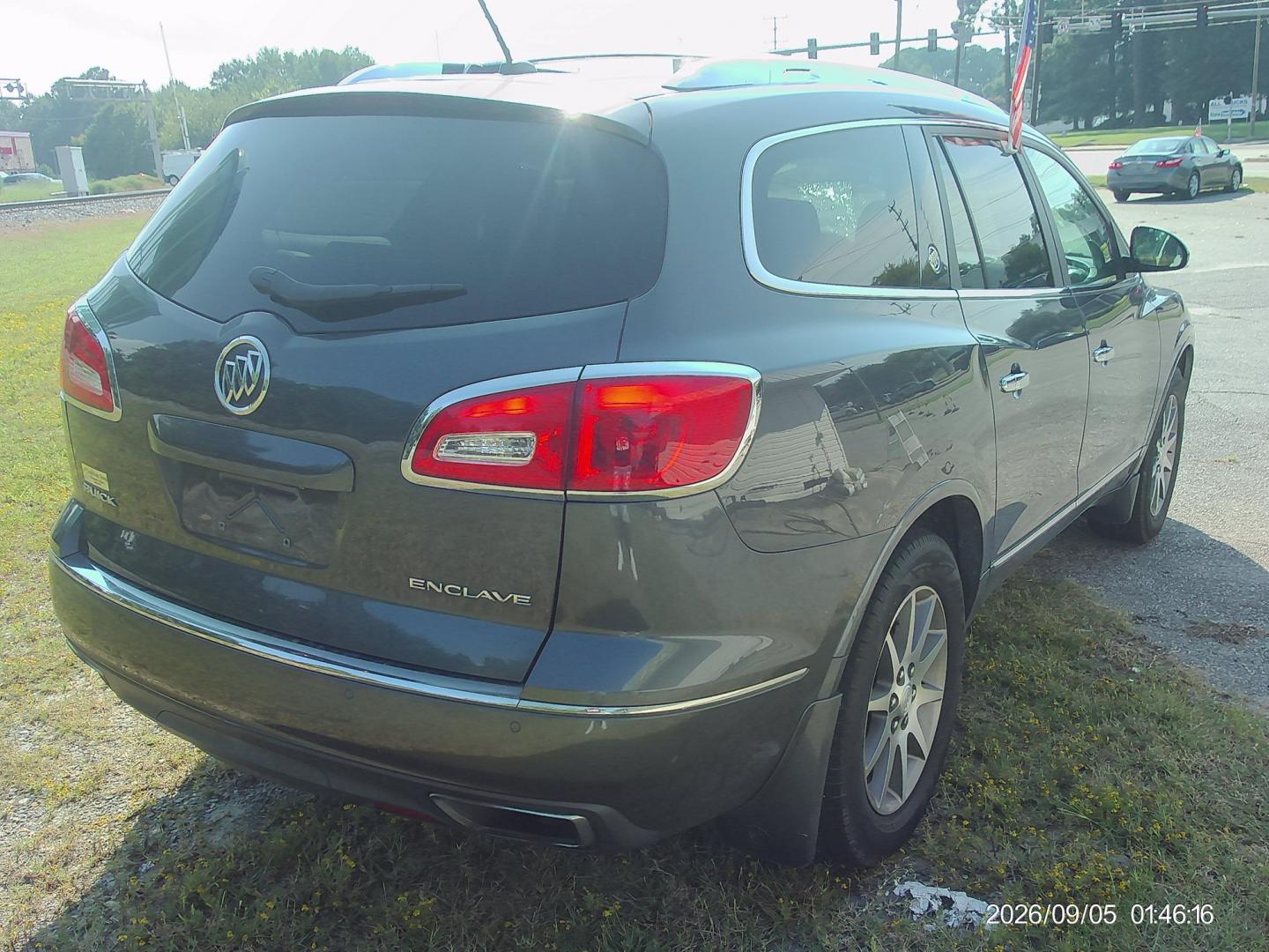 2014 Gray Buick Enclave Leather FWD (5GAKRBKD5EJ) with an 3.6L V6 DOHC 24V engine, 6-Speed Automatic Overdrive transmission, located at 2553 Airline Blvd, Portsmouth, VA, 23701, (757) 488-8331, 36.813889, -76.357597 - ***VEHICLE TERMS*** Down Payment: $899 Weekly Payment: $115 APR: 23.9% Repayment Terms: 42 Months *** CALL ELIZABETH SMITH - DIRECTOR OF MARKETING @ 757-488-8331 TO SCHEDULE YOUR APPOINTMENT TODAY AND GET PRE-APPROVED RIGHT OVER THE PHONE***- Photo#5