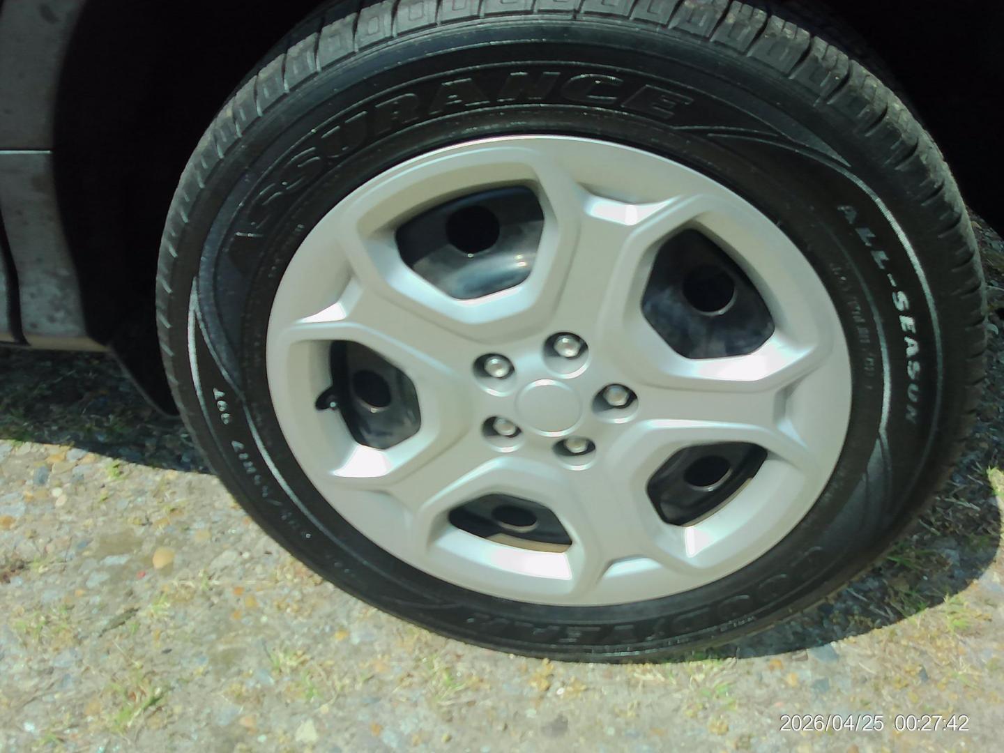 2017 Orange Ford Escape S FWD (1FMCU0F71HU) with an 2.5L L4 DOHC 16V engine, 6A transmission, located at 2553 Airline Blvd, Portsmouth, VA, 23701, (757) 488-8331, 36.813889, -76.357597 - ***VEHICLE TERMS*** Down Payment: $799 Weekly Payment: $110 APR: 23.9% Repayment Terms: 42 Months *** CALL ELIZABETH SMITH - DIRECTOR OF MARKETING @ 757-488-8331 TO SCHEDULE YOUR APPOINTMENT TODAY AND GET PRE-APPROVED RIGHT OVER THE PHONE*** - Photo#8