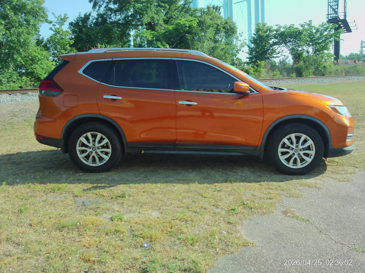 2017 Orange Nissan Rogue SV 2WD (JN8AT2MT2HW) with an 2.5L L4 DOHC 16V engine, CVT transmission, located at 2553 Airline Blvd, Portsmouth, VA, 23701, (757) 488-8331, 36.813889, -76.357597 - ***VEHICLE TERMS*** Down Payment: $1499 Weekly Payment: $120 APR: 23.9% Repayment Terms: 42 Months *** CALL ELIZABETH SMITH - DIRECTOR OF MARKETING @ 757-488-8331 TO SCHEDULE YOUR APPOINTMENT TODAY AND GET PRE-APPROVED RIGHT OVER THE PHONE*** - Photo#4