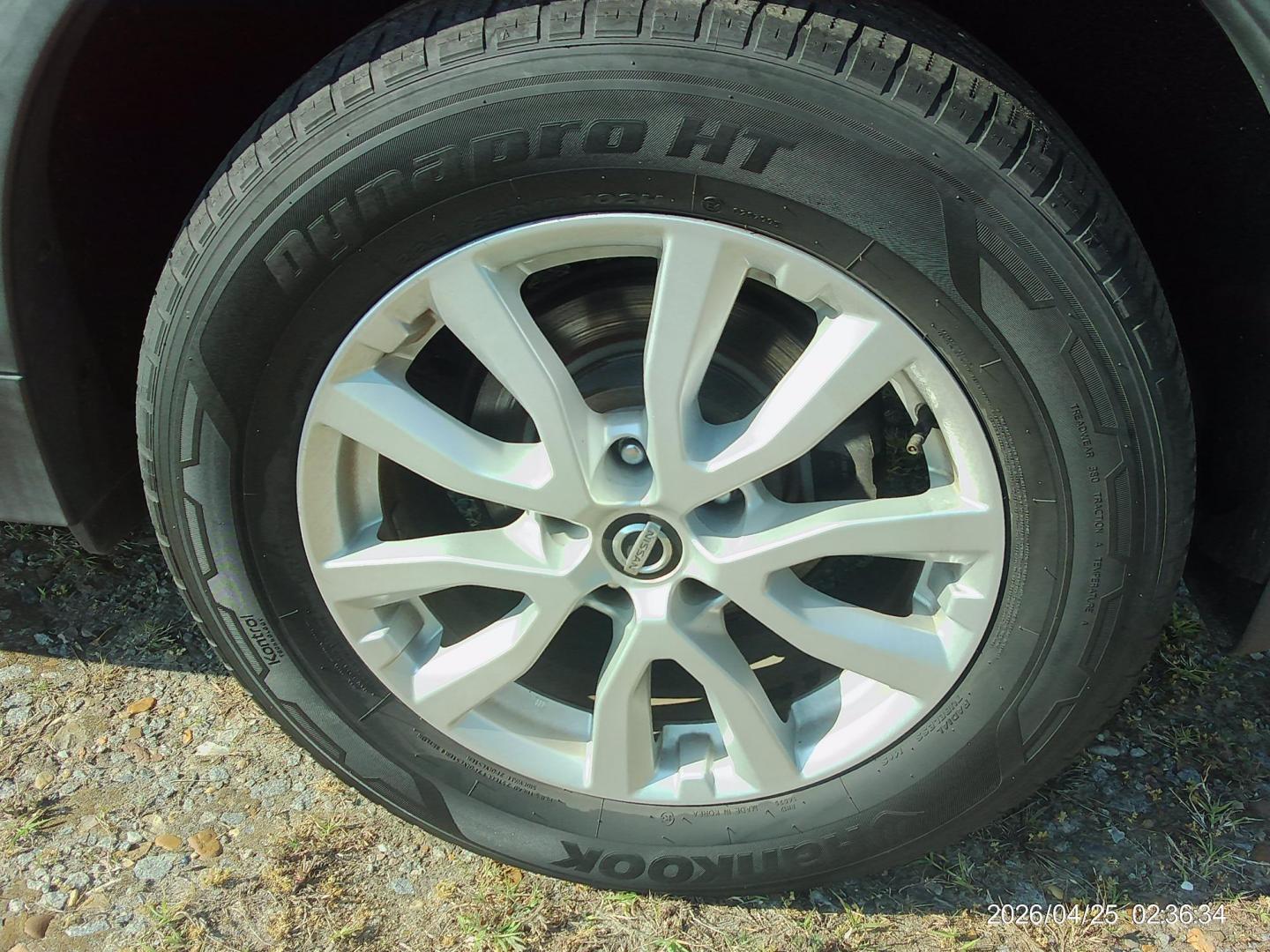 2017 Orange Nissan Rogue SV 2WD (JN8AT2MT2HW) with an 2.5L L4 DOHC 16V engine, CVT transmission, located at 2553 Airline Blvd, Portsmouth, VA, 23701, (757) 488-8331, 36.813889, -76.357597 - ***VEHICLE TERMS*** Down Payment: $1499 Weekly Payment: $120 APR: 23.9% Repayment Terms: 42 Months *** CALL ELIZABETH SMITH - DIRECTOR OF MARKETING @ 757-488-8331 TO SCHEDULE YOUR APPOINTMENT TODAY AND GET PRE-APPROVED RIGHT OVER THE PHONE*** - Photo#8