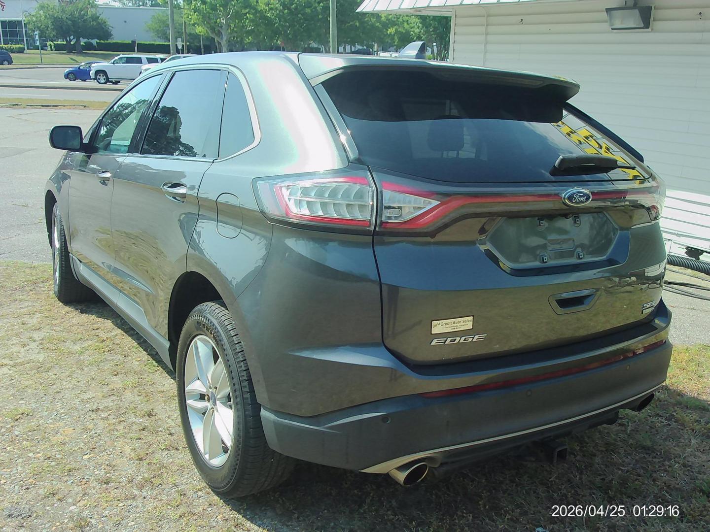 2017 Black Ford Edge SEL AWD (2FMPK4J92HB) with an 2.0L L4 DOHC 16V engine, 6A transmission, located at 2553 Airline Blvd, Portsmouth, VA, 23701, (757) 488-8331, 36.813889, -76.357597 - ***VEHICLE TERMS*** Down Payment: $1499 Weekly Payment: $120 APR: 23.9% Repayment Terms: 42 Months *** CALL ELIZABETH SMITH - DIRECTOR OF MARKETING @ 757-488-8331 TO SCHEDULE YOUR APPOINTMENT TODAY AND GET PRE-APPROVED RIGHT OVER THE PHONE*** - Photo#7
