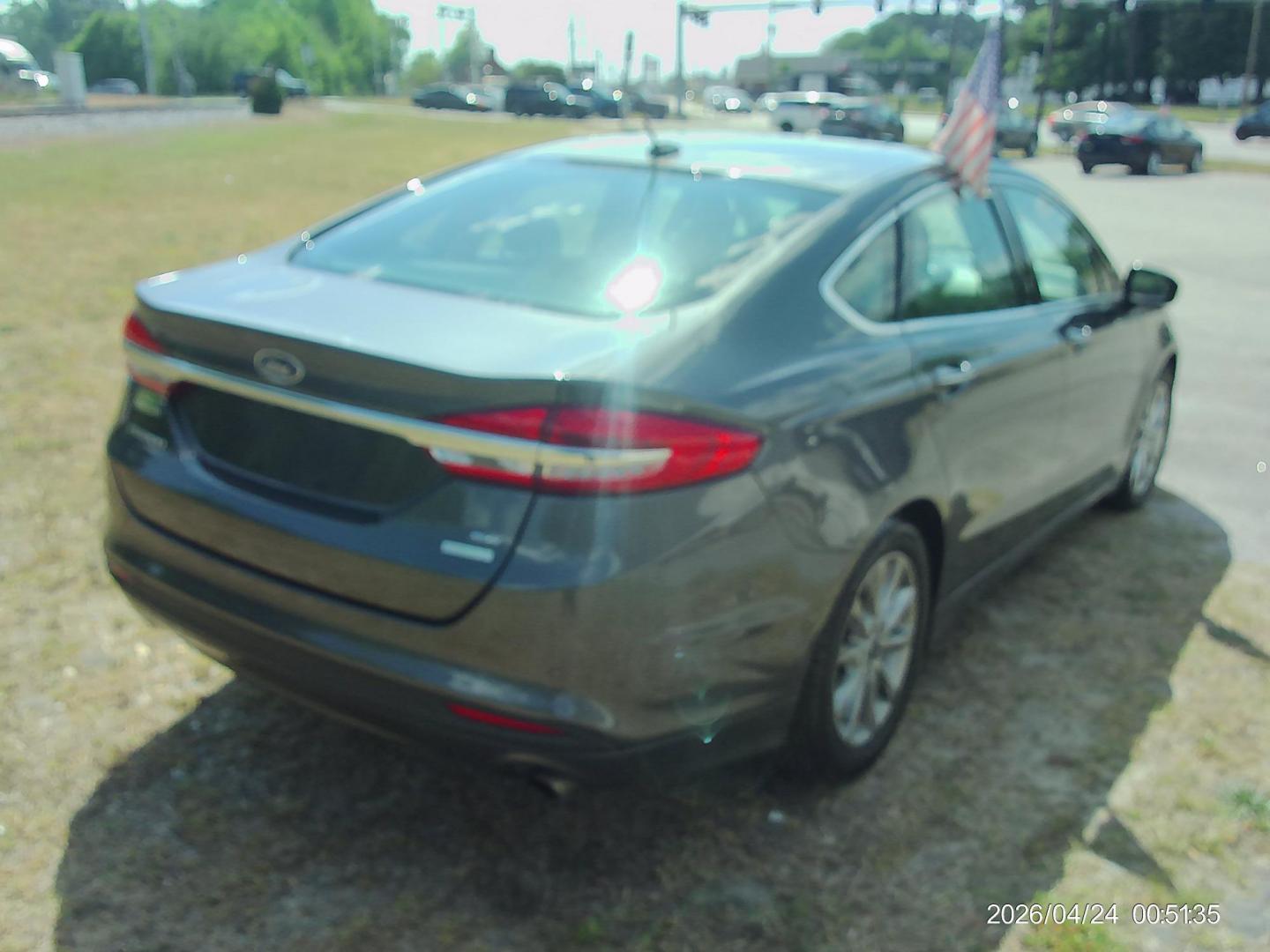 2017 Ford Fusion SE (3FA6P0H78HR) with an 2.5L L4 DOHC 16V engine, 6A transmission, located at 2553 Airline Blvd, Portsmouth, VA, 23701, (757) 488-8331, 36.813889, -76.357597 - ***VEHICLE TERMS*** Down Payment: $999 Weekly Payment: $115 APR: 23.9% Repayment Terms: 42 Months *** CALL ELIZABETH SMITH - DIRECTOR OF MARKETING @ 757-488-8331 TO SCHEDULE YOUR APPOINTMENT TODAY AND GET PRE-APPROVED RIGHT OVER THE PHONE*** - Photo#4