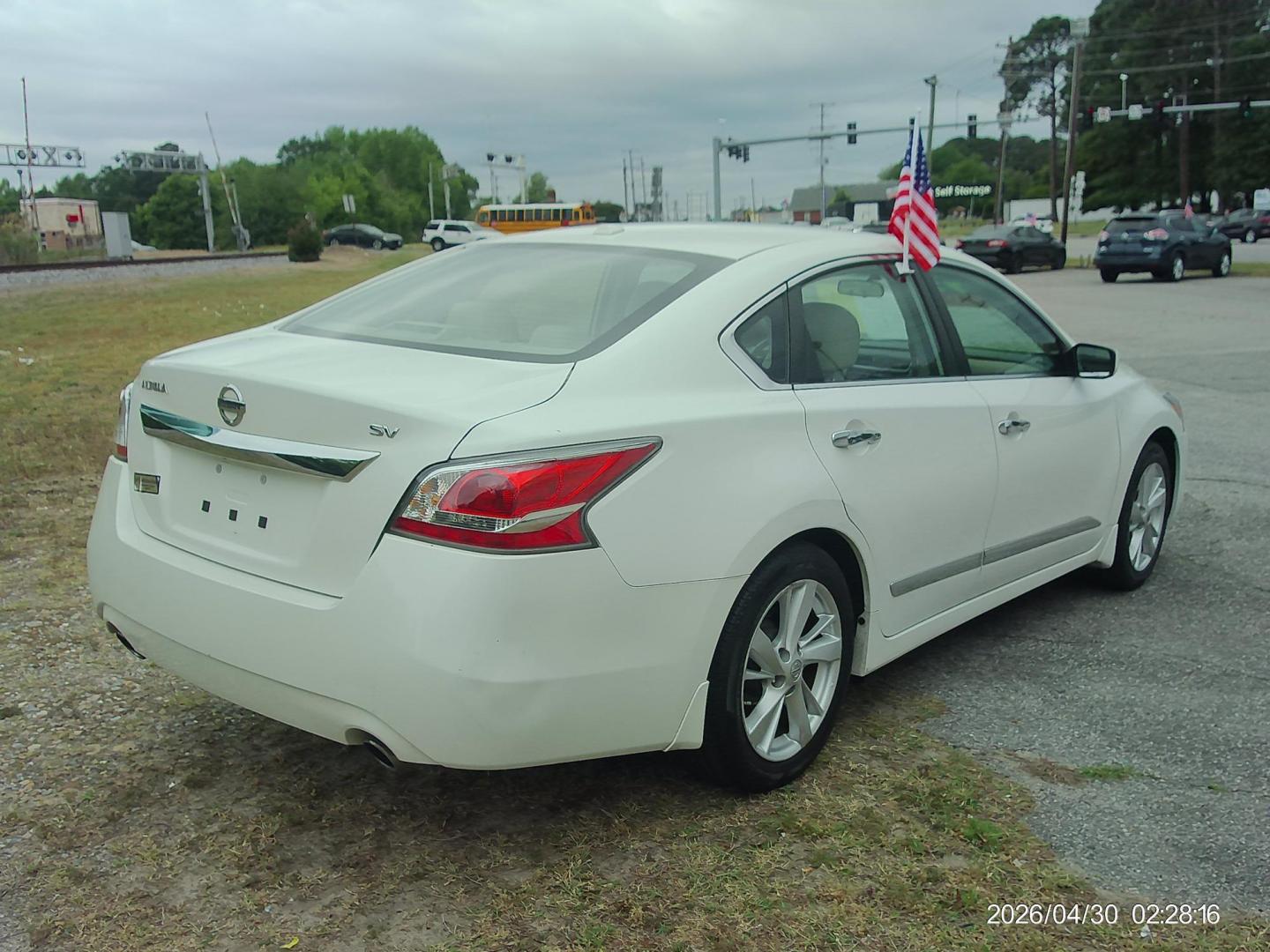 2015 Nissan Altima 2.5 S (1N4AL3AP8FC) with an 2.5L L4 DOHC 16V engine, Continuously Variable Transmission transmission, located at 2553 Airline Blvd, Portsmouth, VA, 23701, (757) 488-8331, 36.813889, -76.357597 - ***VEHICLE TERMS*** Down Payment: $899 Weekly Payment: $110 APR: 23.9% Repayment Terms: 42 Months *** CALL ELIZABETH SMITH - DIRECTOR OF MARKETING @ 757-488-8331 TO SCHEDULE YOUR APPOINTMENT TODAY AND GET PRE-APPROVED RIGHT OVER THE PHONE*** - Photo#5