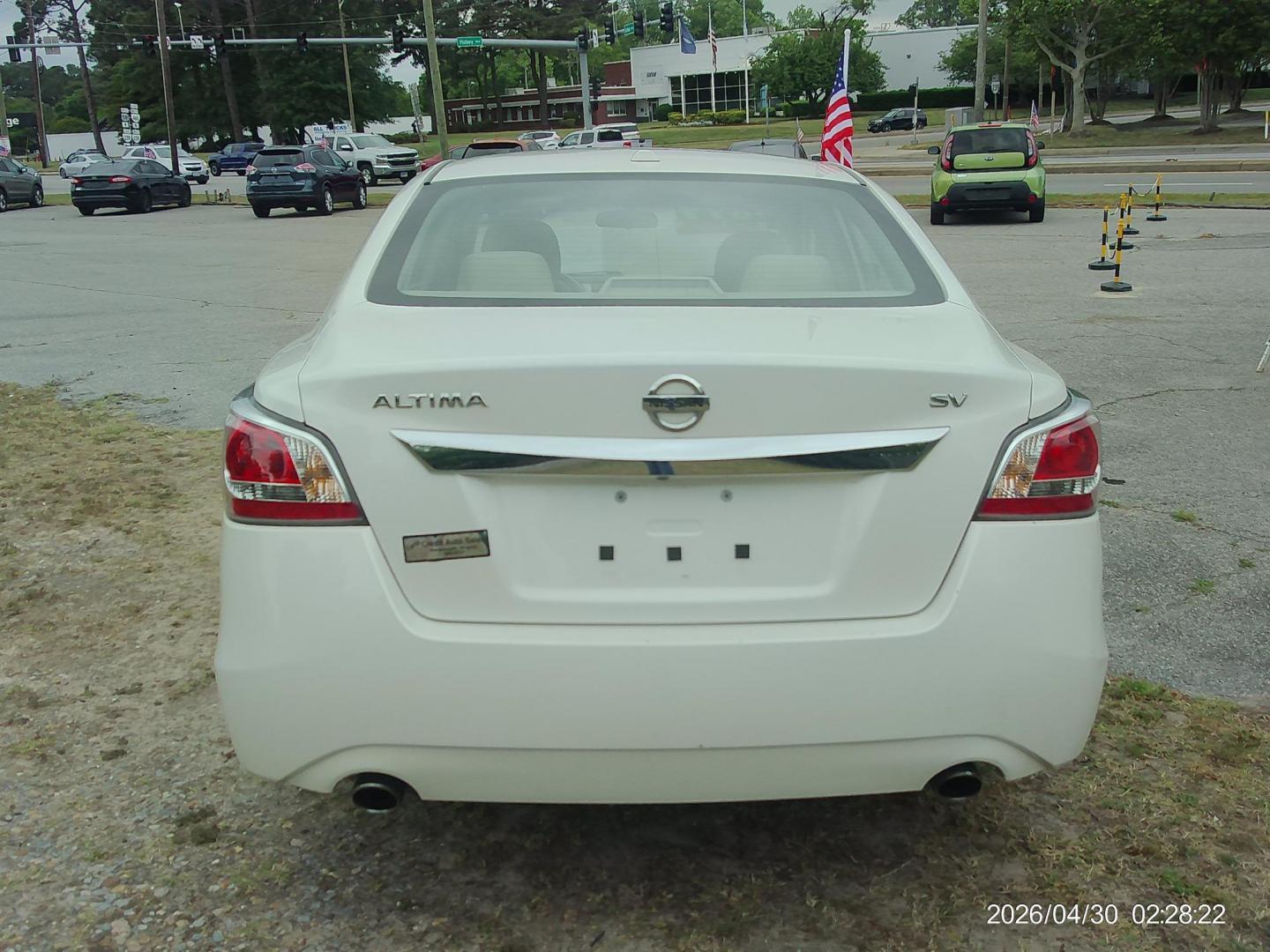 2015 Nissan Altima 2.5 S (1N4AL3AP8FC) with an 2.5L L4 DOHC 16V engine, Continuously Variable Transmission transmission, located at 2553 Airline Blvd, Portsmouth, VA, 23701, (757) 488-8331, 36.813889, -76.357597 - ***VEHICLE TERMS*** Down Payment: $899 Weekly Payment: $110 APR: 23.9% Repayment Terms: 42 Months *** CALL ELIZABETH SMITH - DIRECTOR OF MARKETING @ 757-488-8331 TO SCHEDULE YOUR APPOINTMENT TODAY AND GET PRE-APPROVED RIGHT OVER THE PHONE*** - Photo#6