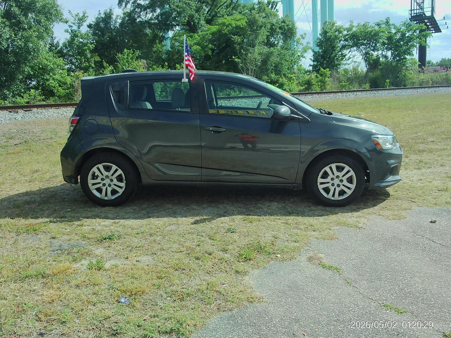2019 Chevrolet Sonic FL Auto Hatchback (1G1JG6SB5K4) with an 1.4L L4 DOHC 24V TURBO engine, 6A transmission, located at 2553 Airline Blvd, Portsmouth, VA, 23701, (757) 488-8331, 36.813889, -76.357597 - ***VEHICLE TERMS*** Down Payment: $599 Weekly Payment: $115 APR: 23.9% Repayment Terms: 42 Months *** CALL ELIZABETH SMITH - DIRECTOR OF MARKETING @ 757-488-8331 TO SCHEDULE YOUR APPOINTMENT TODAY AND GET PRE-APPROVED RIGHT OVER THE PHONE*** - Photo#4