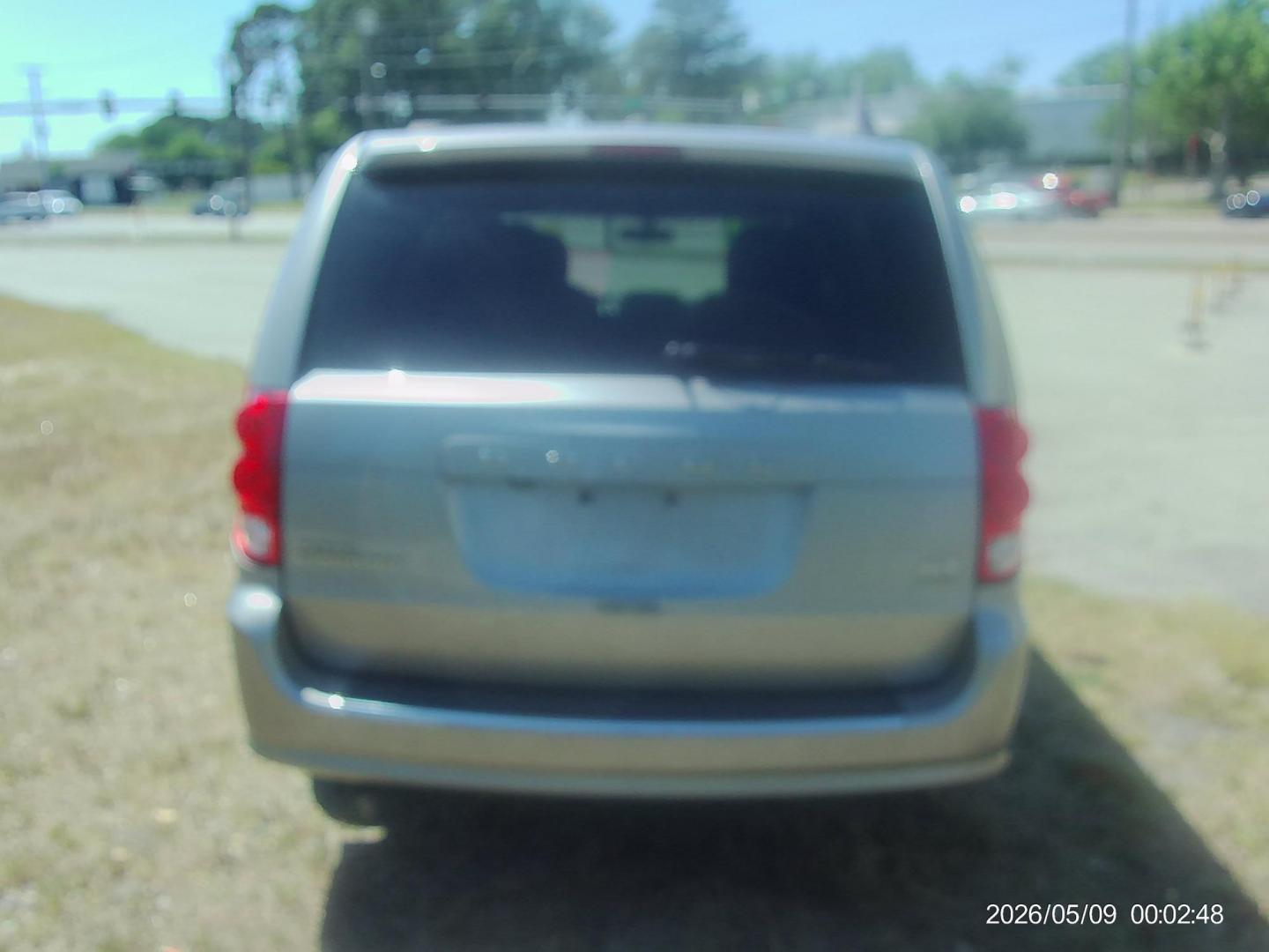 2017 Silver Dodge Grand Caravan GT (2C4RDGEG4HR) with an 3.6L V6 DOHC 24V engine, 6A transmission, located at 2553 Airline Blvd, Portsmouth, VA, 23701, (757) 488-8331, 36.813889, -76.357597 - Photo#6