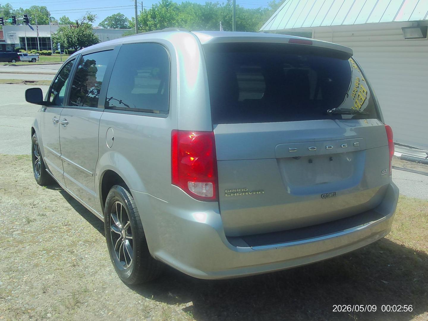 2017 Silver Dodge Grand Caravan GT (2C4RDGEG4HR) with an 3.6L V6 DOHC 24V engine, 6A transmission, located at 2553 Airline Blvd, Portsmouth, VA, 23701, (757) 488-8331, 36.813889, -76.357597 - Photo#7