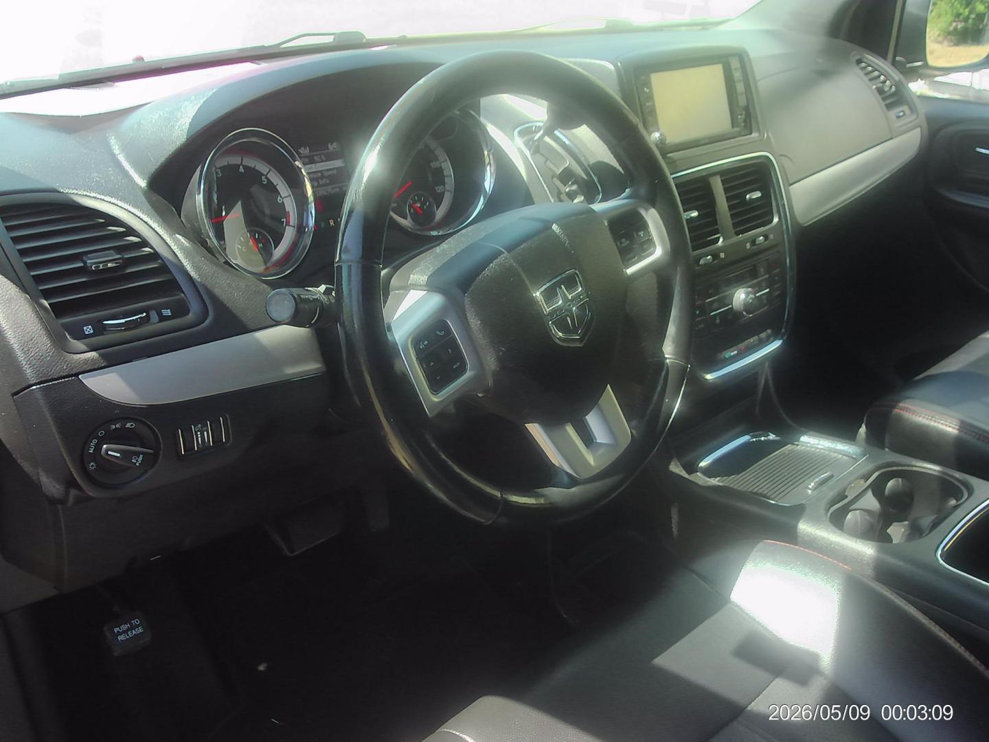 2017 Silver Dodge Grand Caravan GT (2C4RDGEG4HR) with an 3.6L V6 DOHC 24V engine, 6A transmission, located at 2553 Airline Blvd, Portsmouth, VA, 23701, (757) 488-8331, 36.813889, -76.357597 - Photo#9