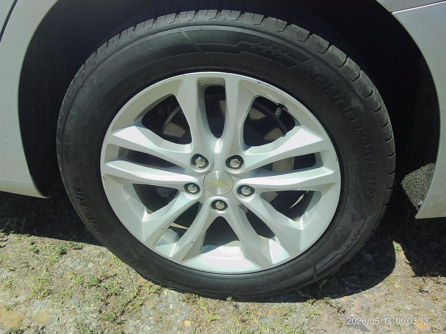 2018 Silver Chevrolet Malibu LT (1G1ZD5ST9JF) with an 1.5L L4 DOHC 16V engine, 6A transmission, located at 2553 Airline Blvd, Portsmouth, VA, 23701, (757) 488-8331, 36.813889, -76.357597 - ***VEHICLE TERMS*** Down Payment: $999 Weekly Payment: $120 APR: 23.9% Repayment Terms: 42 Months *** CALL ELIZABETH SMITH - DIRECTOR OF MARKETING @ 757-488-8331 TO SCHEDULE YOUR APPOINTMENT TODAY AND GET PRE-APPROVED RIGHT OVER THE PHONE*** - Photo#8