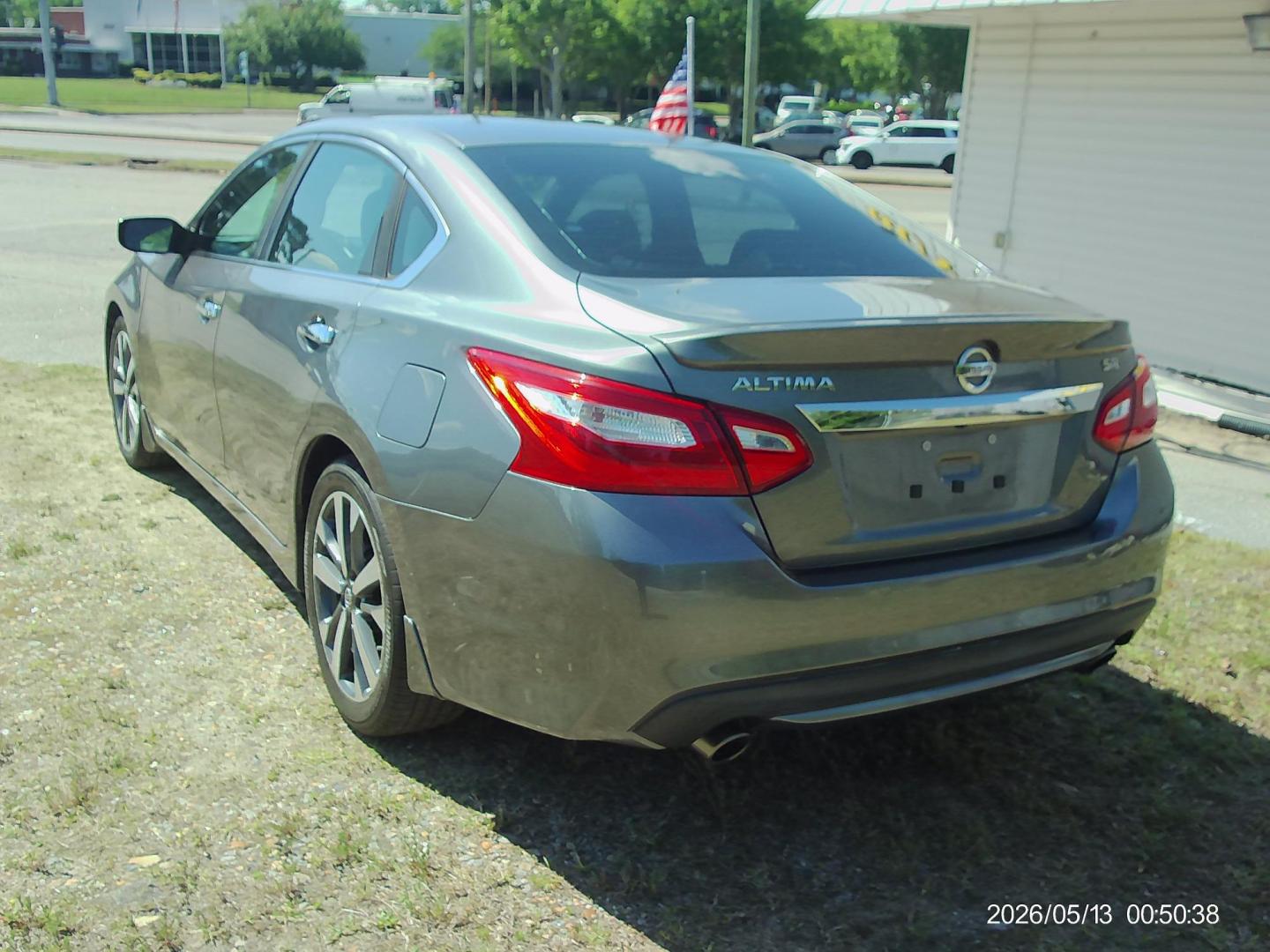 2016 Gray Nissan Altima 2.5 SL (1N4AL3APXGC) with an 2.5L L4 DOHC 16V engine, CVT transmission, located at 2553 Airline Blvd, Portsmouth, VA, 23701, (757) 488-8331, 36.813889, -76.357597 - ***VEHICLE TERMS*** Down Payment: $999 Weekly Payment: $115 APR: 23.9% Repayment Terms: 42 Months *** CALL ELIZABETH SMITH - DIRECTOR OF MARKETING @ 757-488-8331 TO SCHEDULE YOUR APPOINTMENT TODAY AND GET PRE-APPROVED RIGHT OVER THE PHONE*** - Photo#5